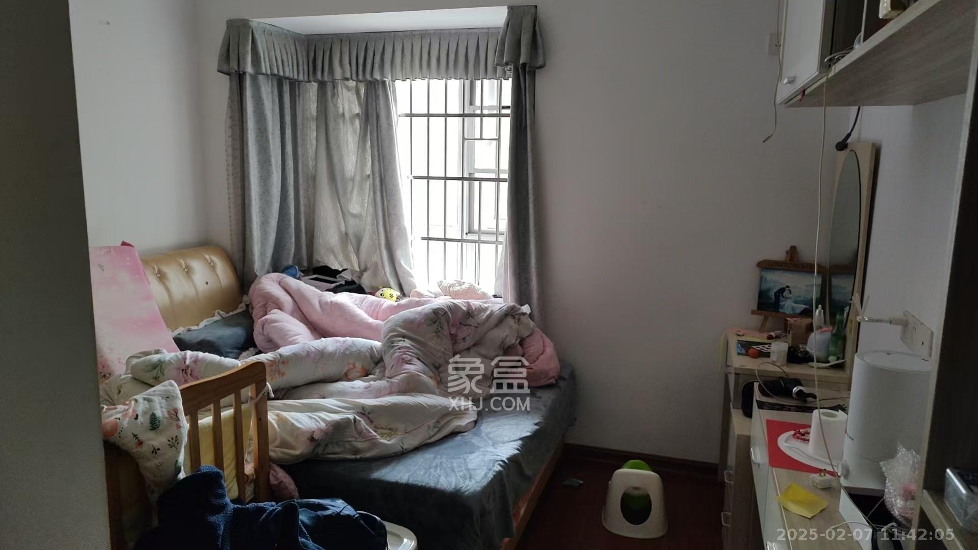 鑫天格林香山  3室2厅1卫    1600.0元/月 鑫天格林香山  3室2厅1卫    1600.0元/月室内图