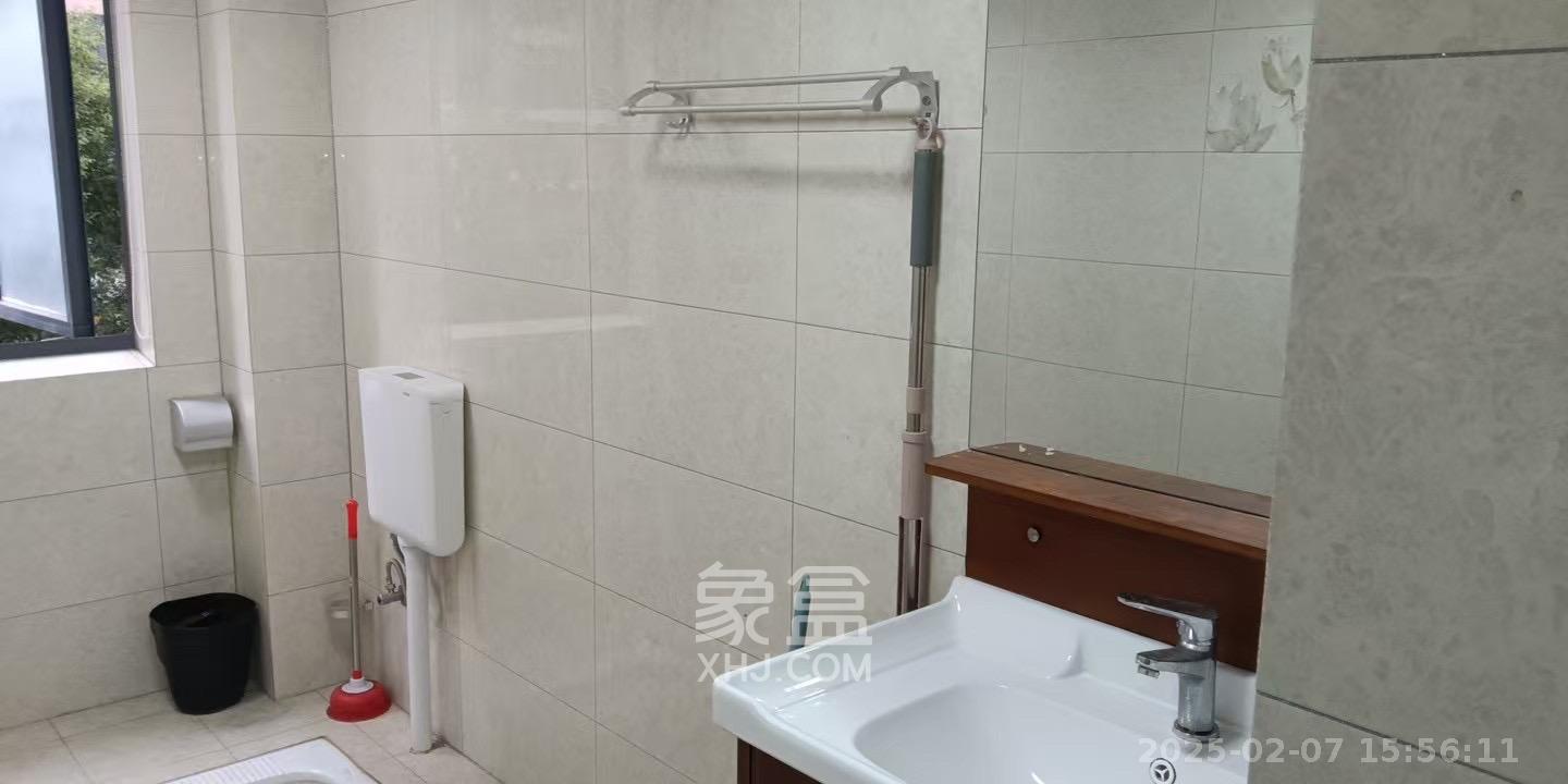 朝正美苑  3室2厅2卫   2900.00元/月室内图