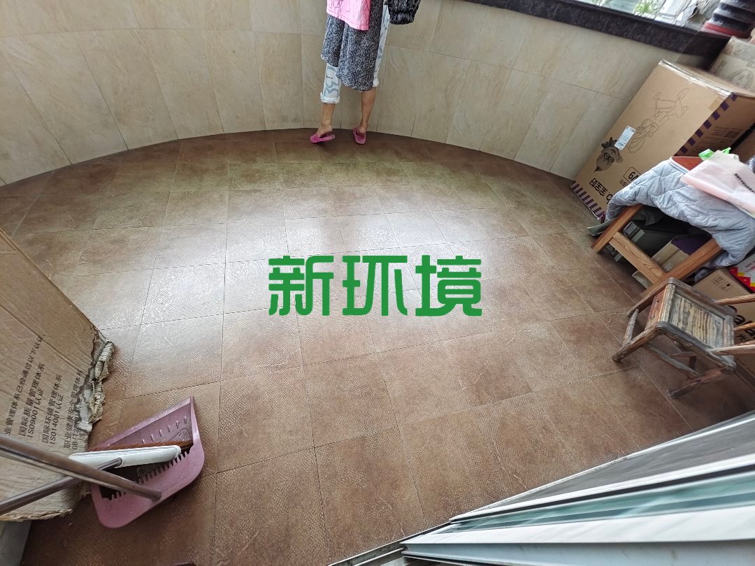 宏力大厦（宏历商业广场）  4室2厅2卫   88.00万客厅