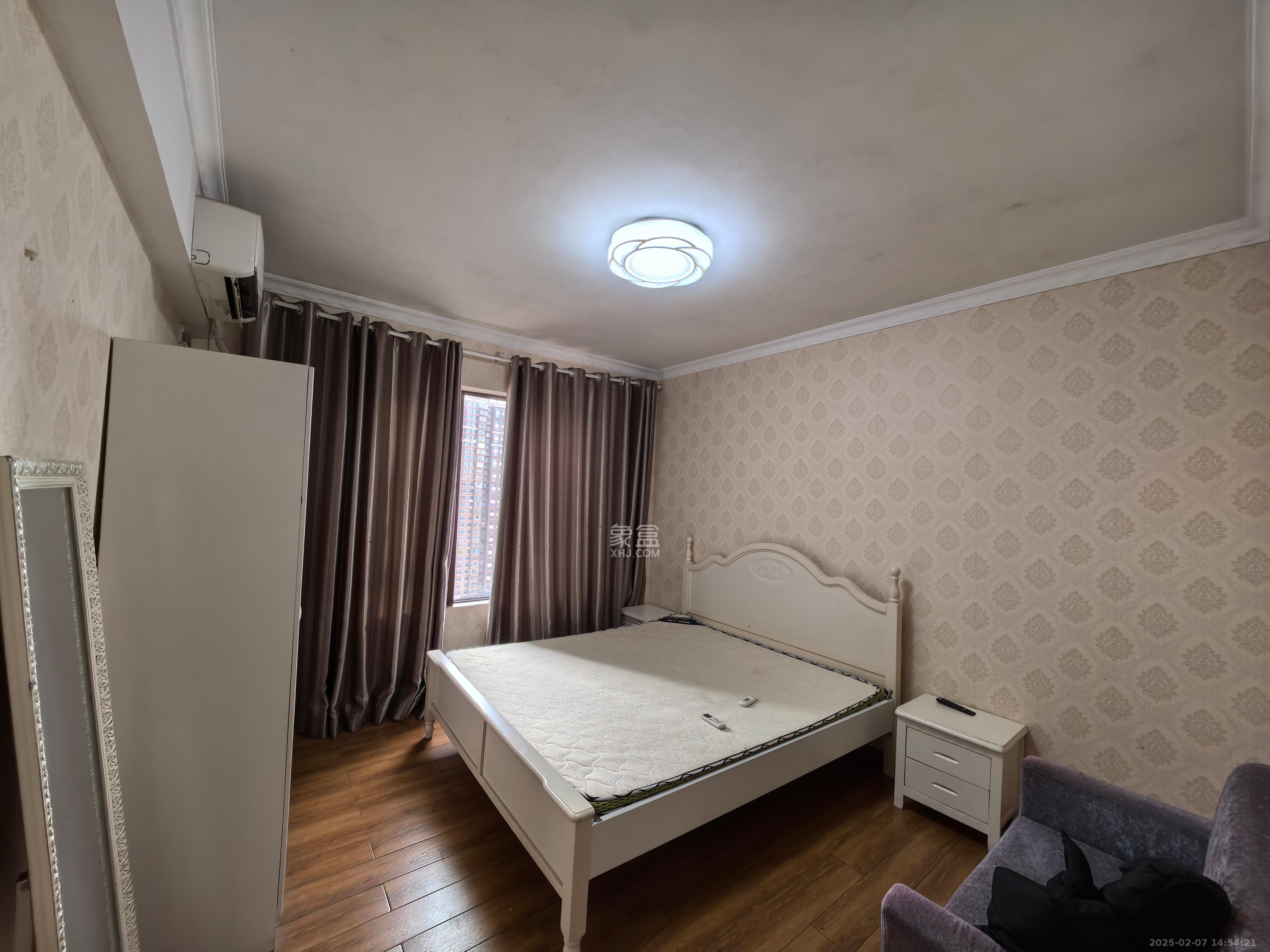 华润五彩城 3室2厅2卫 2200.0元/月 华润五彩城 3室2厅2卫 2200.0元/月室内图