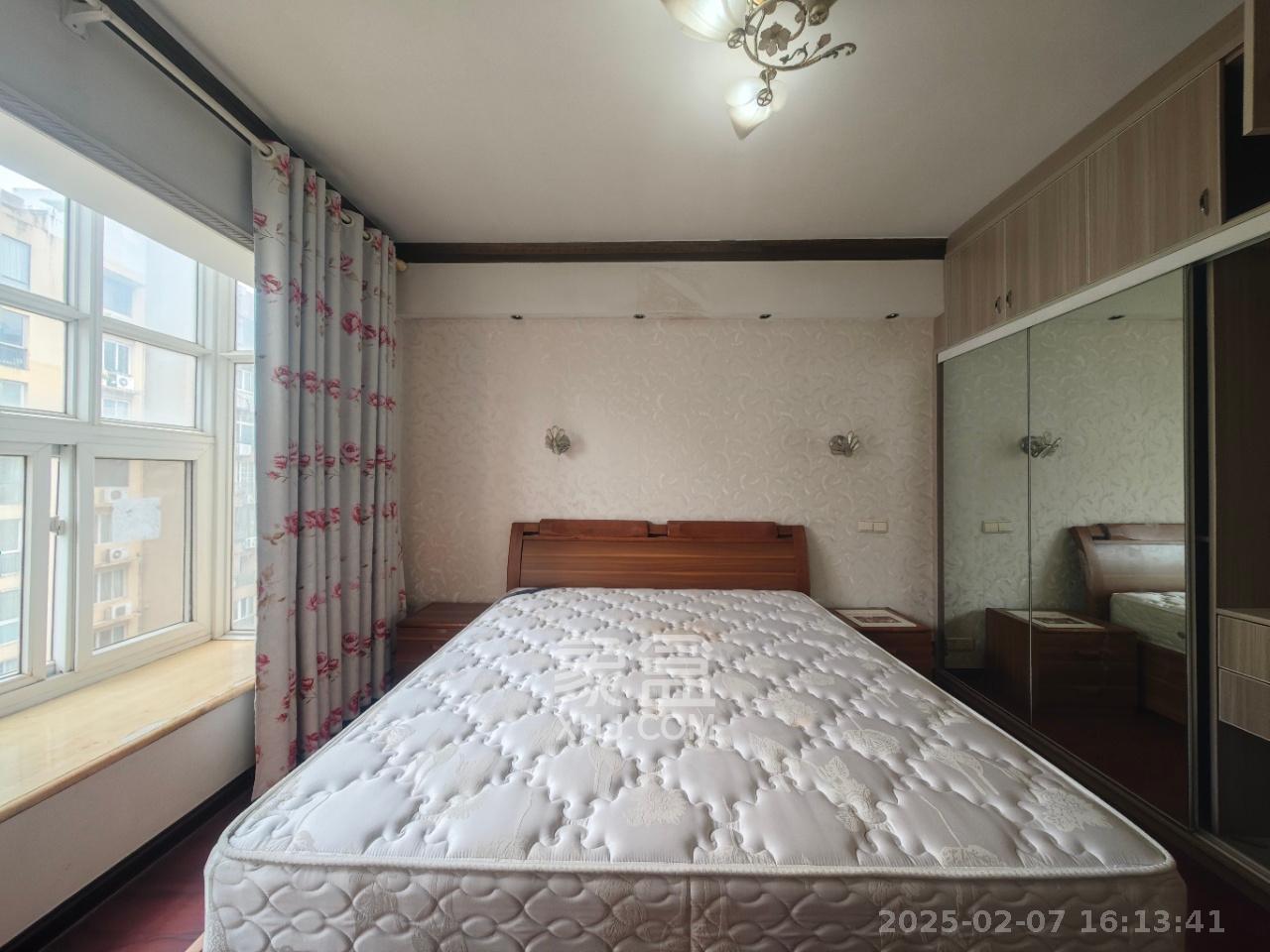 圣爵菲斯  3室2厅2卫   2200.00元/月室内图