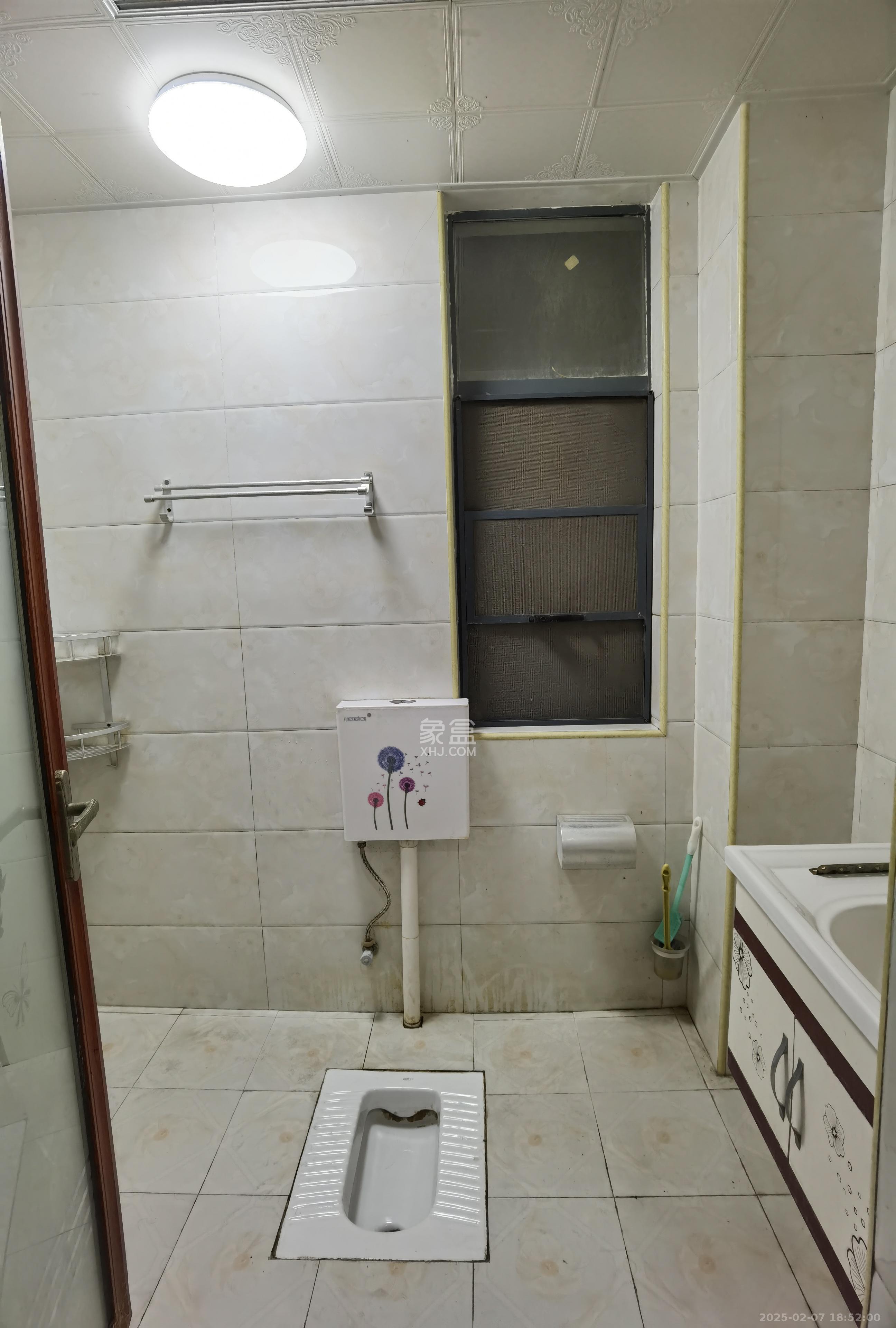 联诚国际城 3室2厅2卫 2000.0元/月 联诚国际城 3室2厅2卫 2000.0元/月室内图