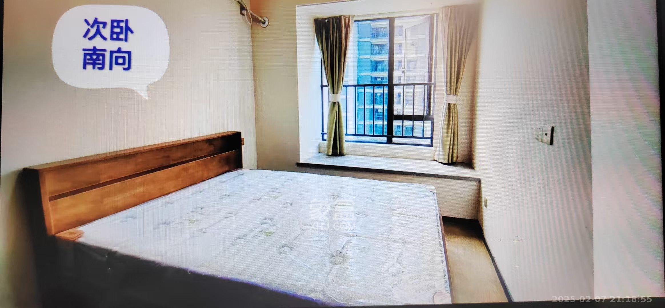 中海阅麓山二期  3室1厅2卫   3400.00元/月室内图