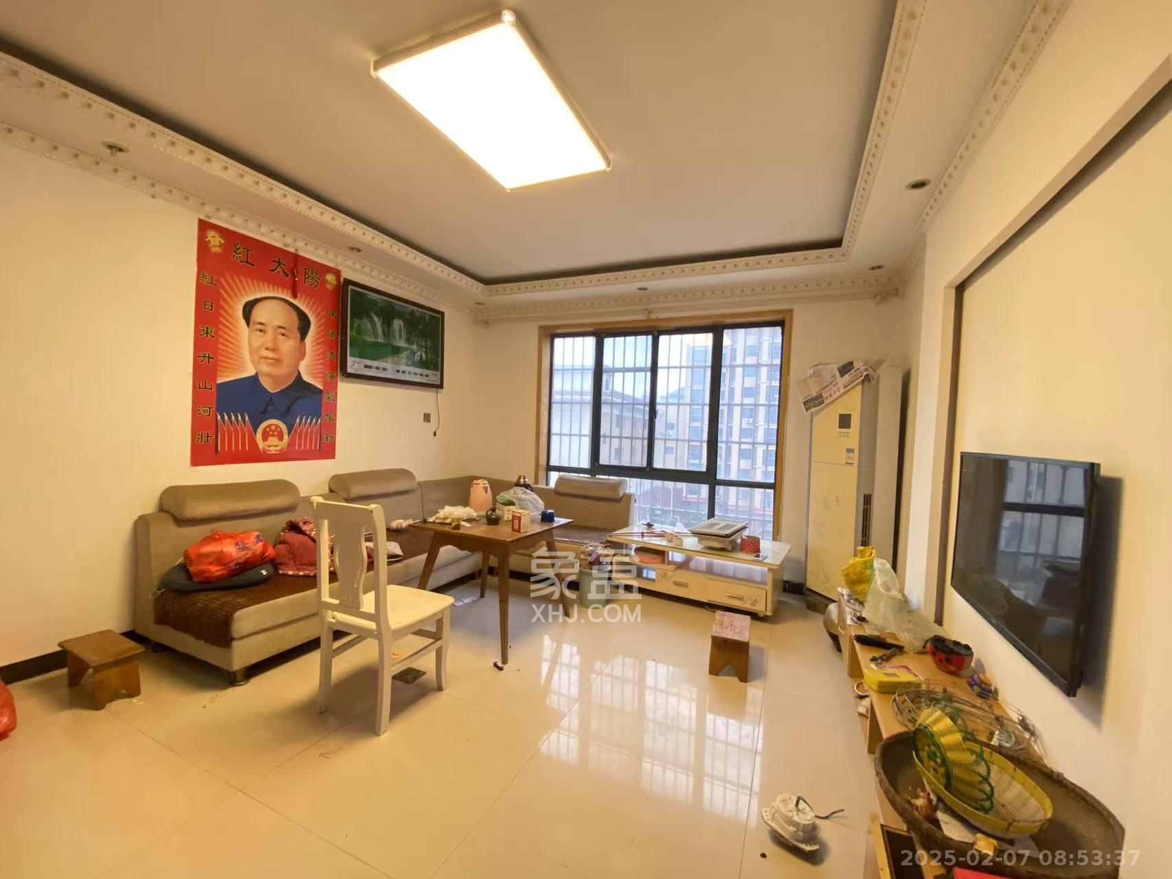 新雅黄金苑 4室2厅2卫 1800.0元/月 新雅黄金苑 4室2厅2卫 1800.0元/月室内图