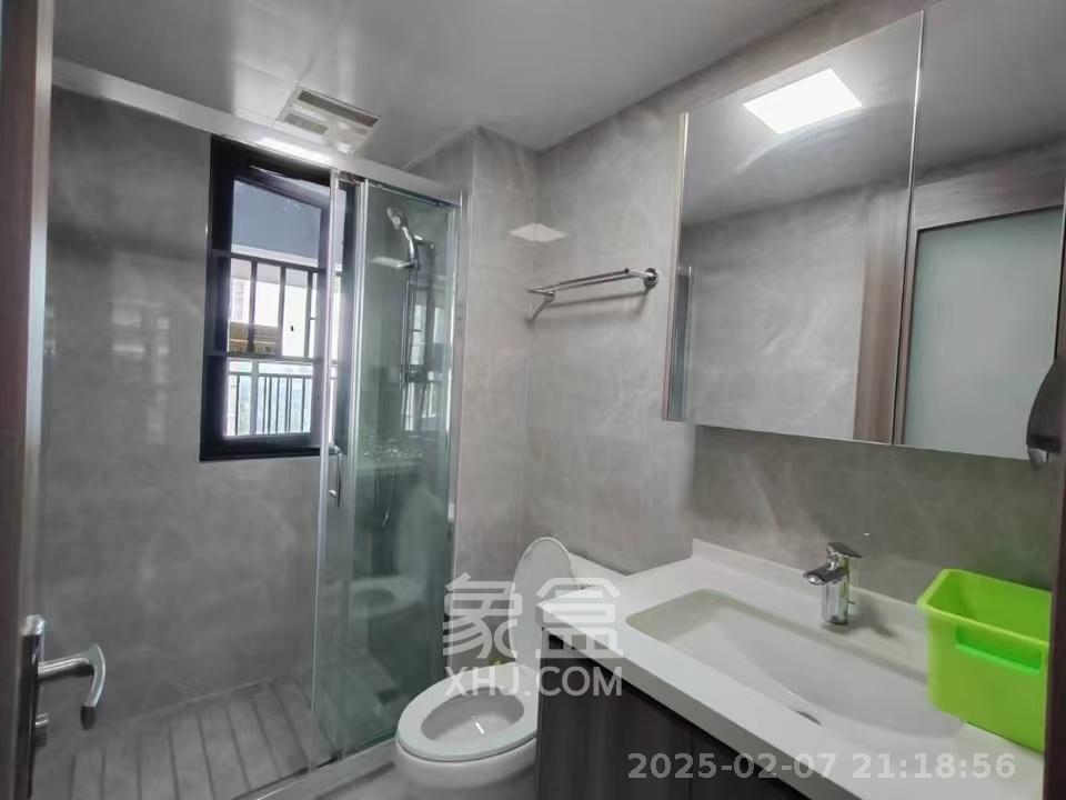 中海阅麓山二期  3室1厅2卫   3400.00元/月室内图