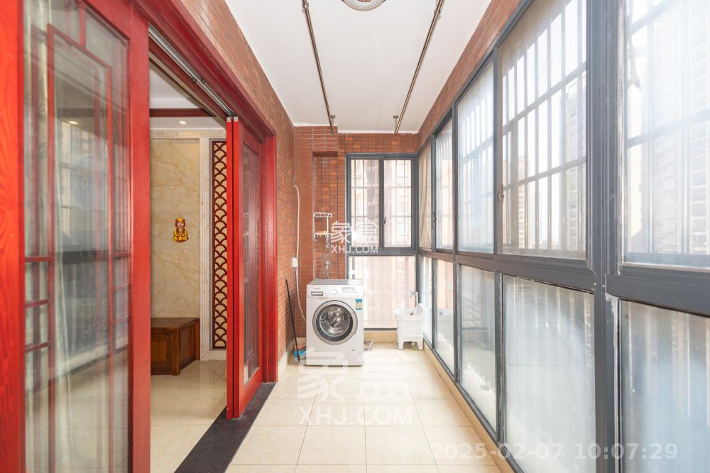 华润凤凰城二期  5室2厅2卫    3200.0元/月 华润凤凰城二期  5室2厅2卫    3200.0元/月室内图