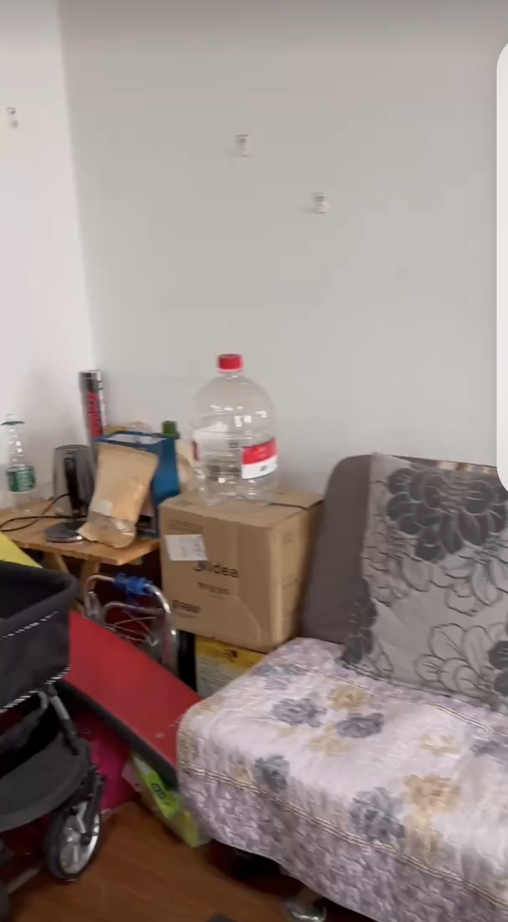 大同芙蓉  1室1厅1卫    32.0万客厅