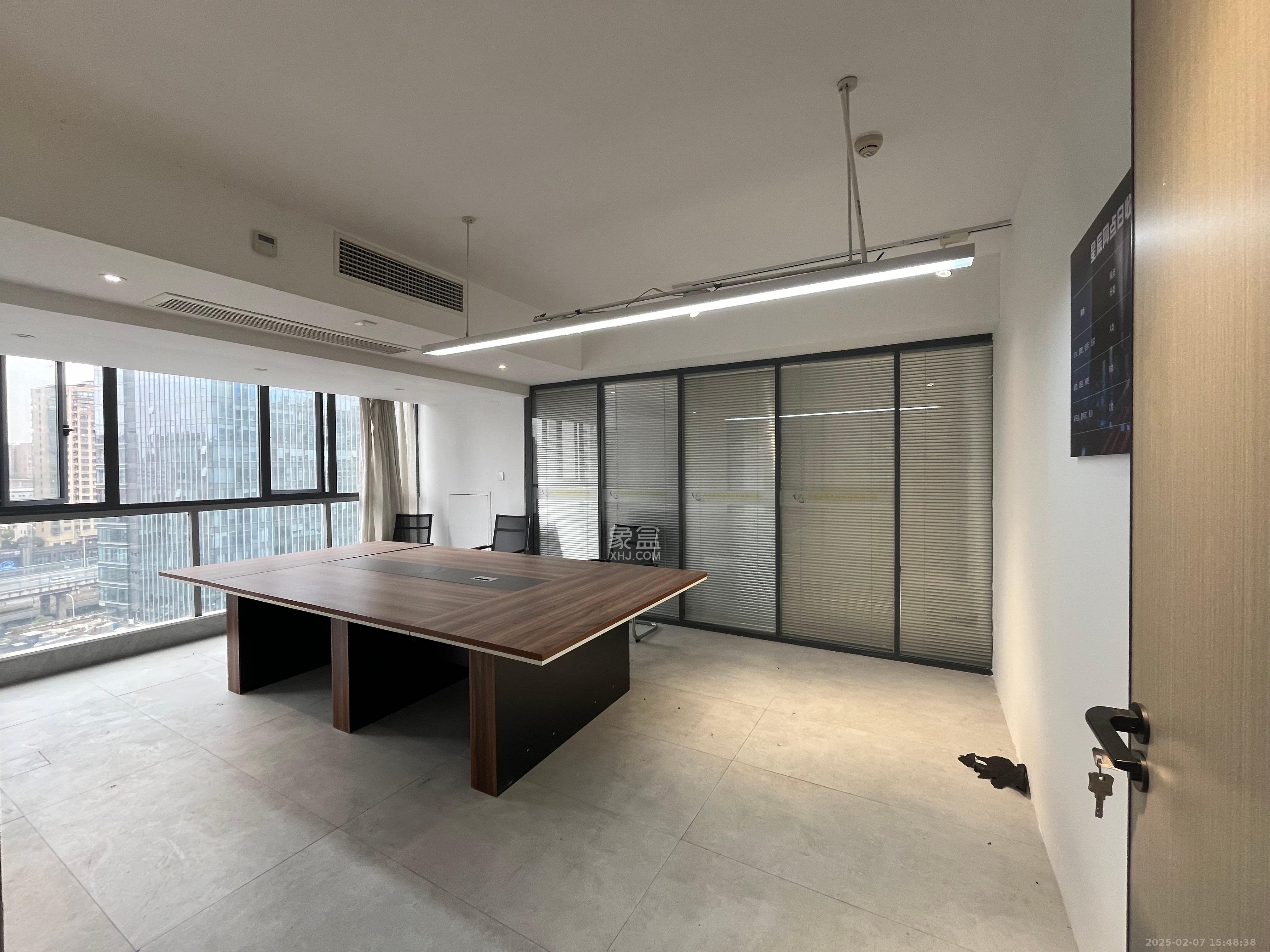 复地星光天地  4室1厅1卫    7988.0元/月 复地星光天地  4室1厅1卫    7988.0元/月室内图