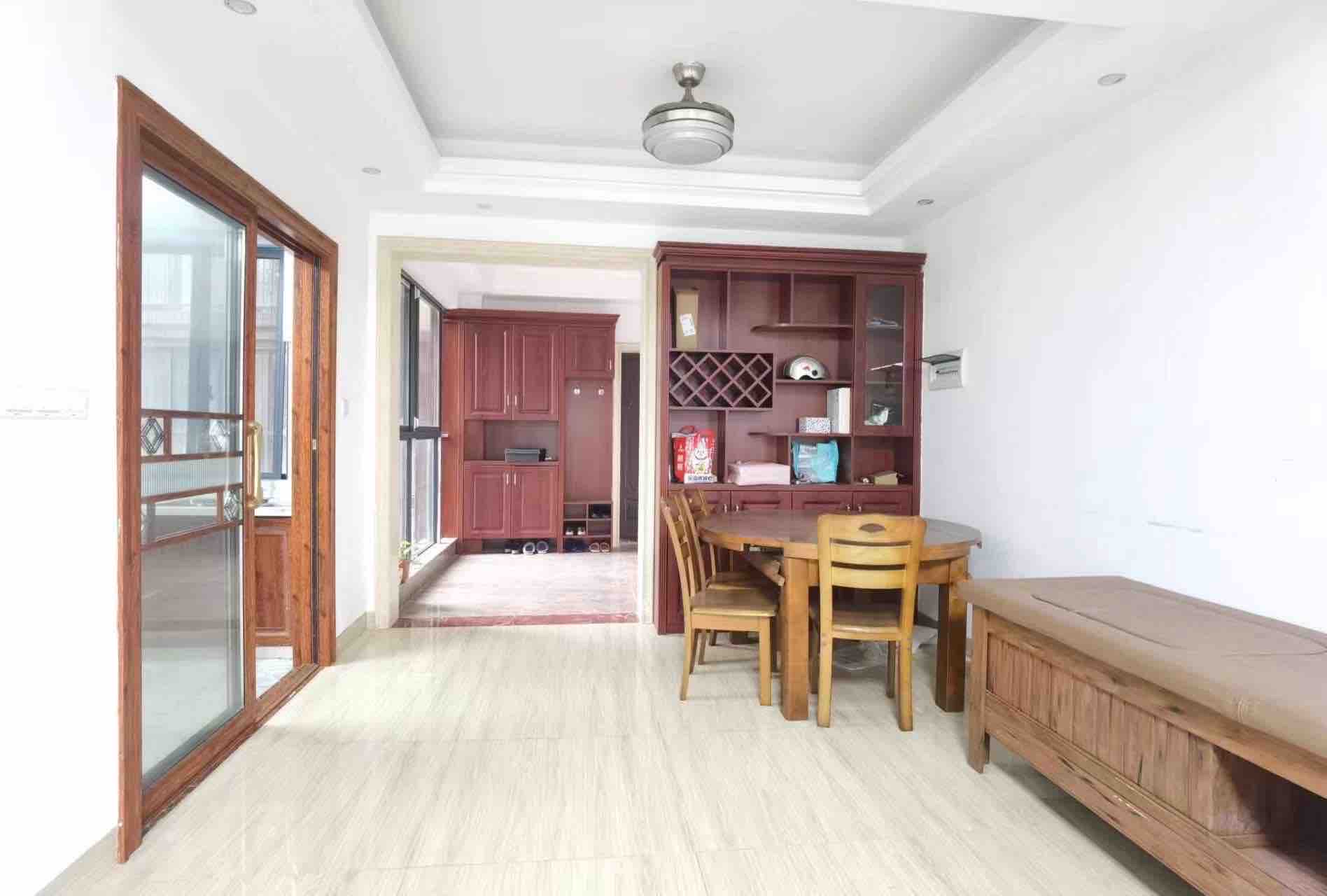 邸苑  3室2厅2卫   1800.00元/月室内图