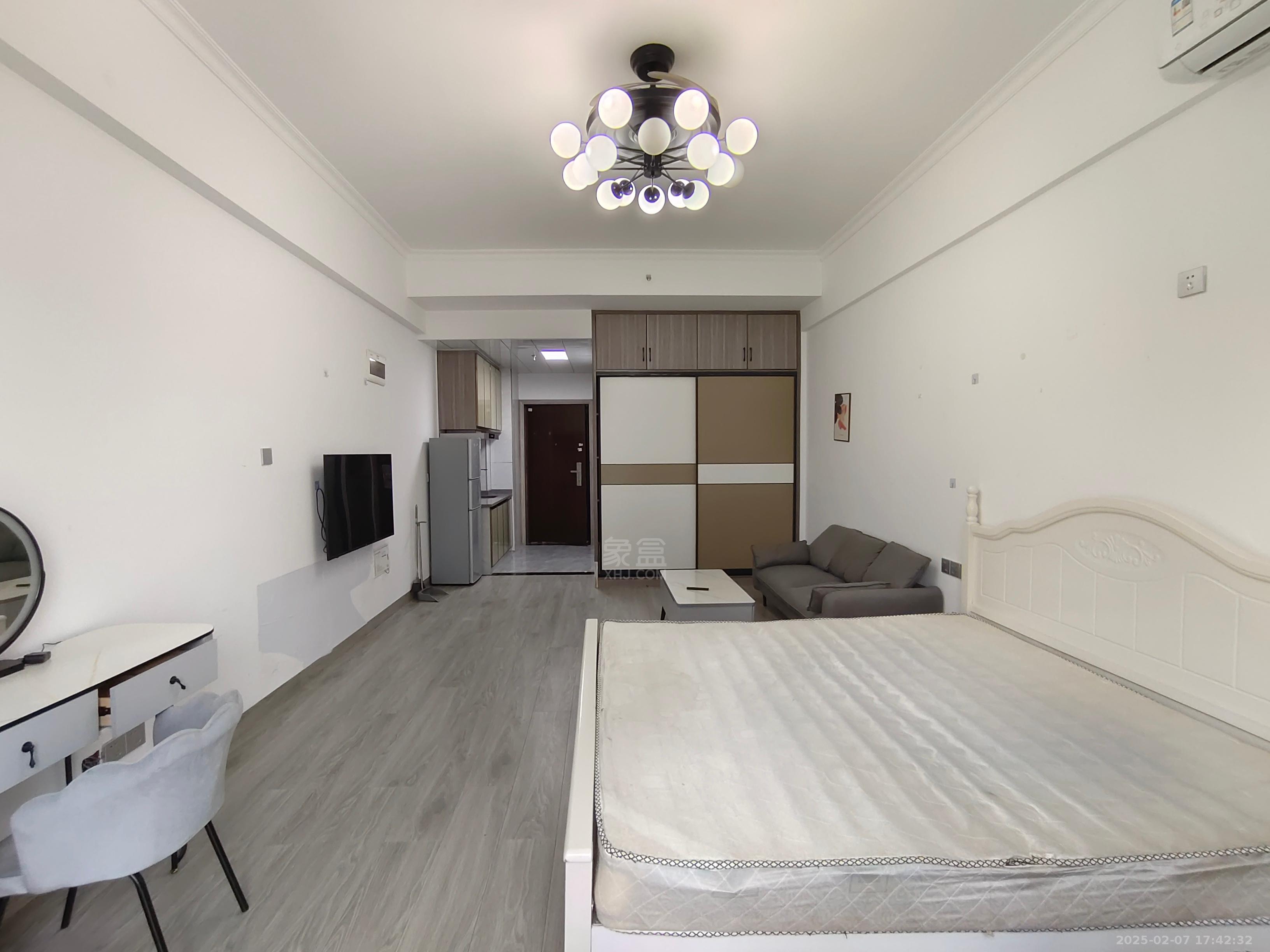 朗廷览江 1室1厅1卫 1500.0元/月 朗廷览江 1室1厅1卫 1500.0元/月室内图