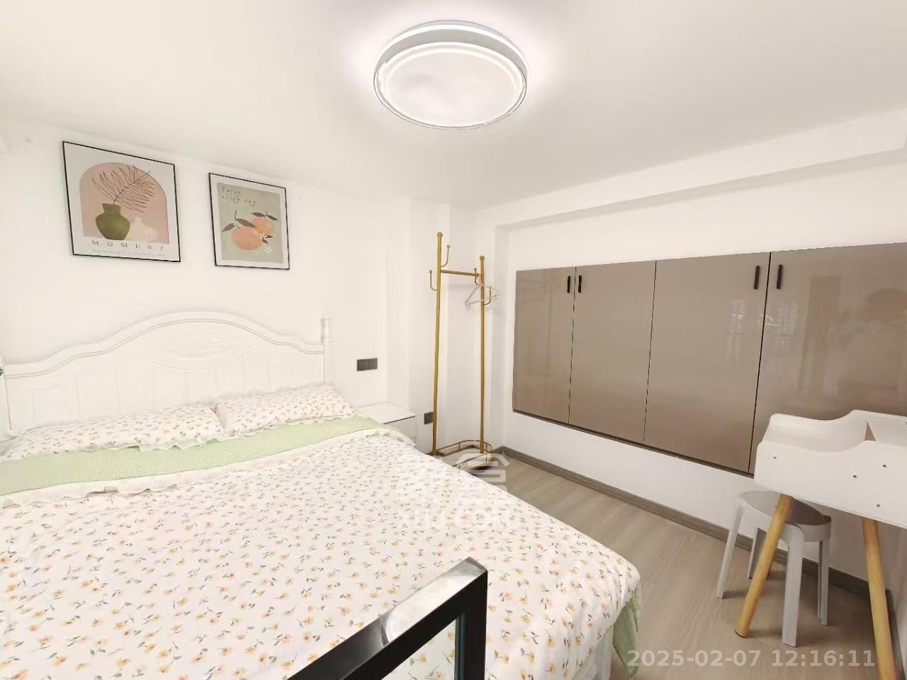 卓越江岸  2室1厅1卫   2600.00元/月