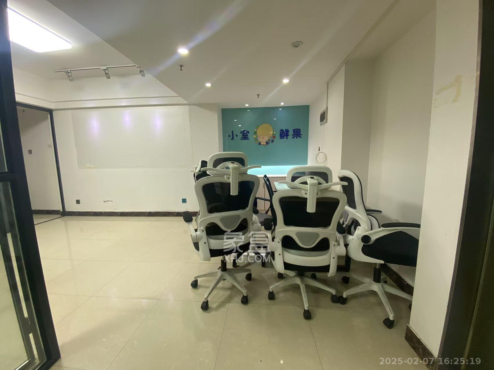 蓝湾国际广场 1室1厅1卫 3800.0元/月 蓝湾国际广场 1室1厅1卫 3800.0元/月室内图