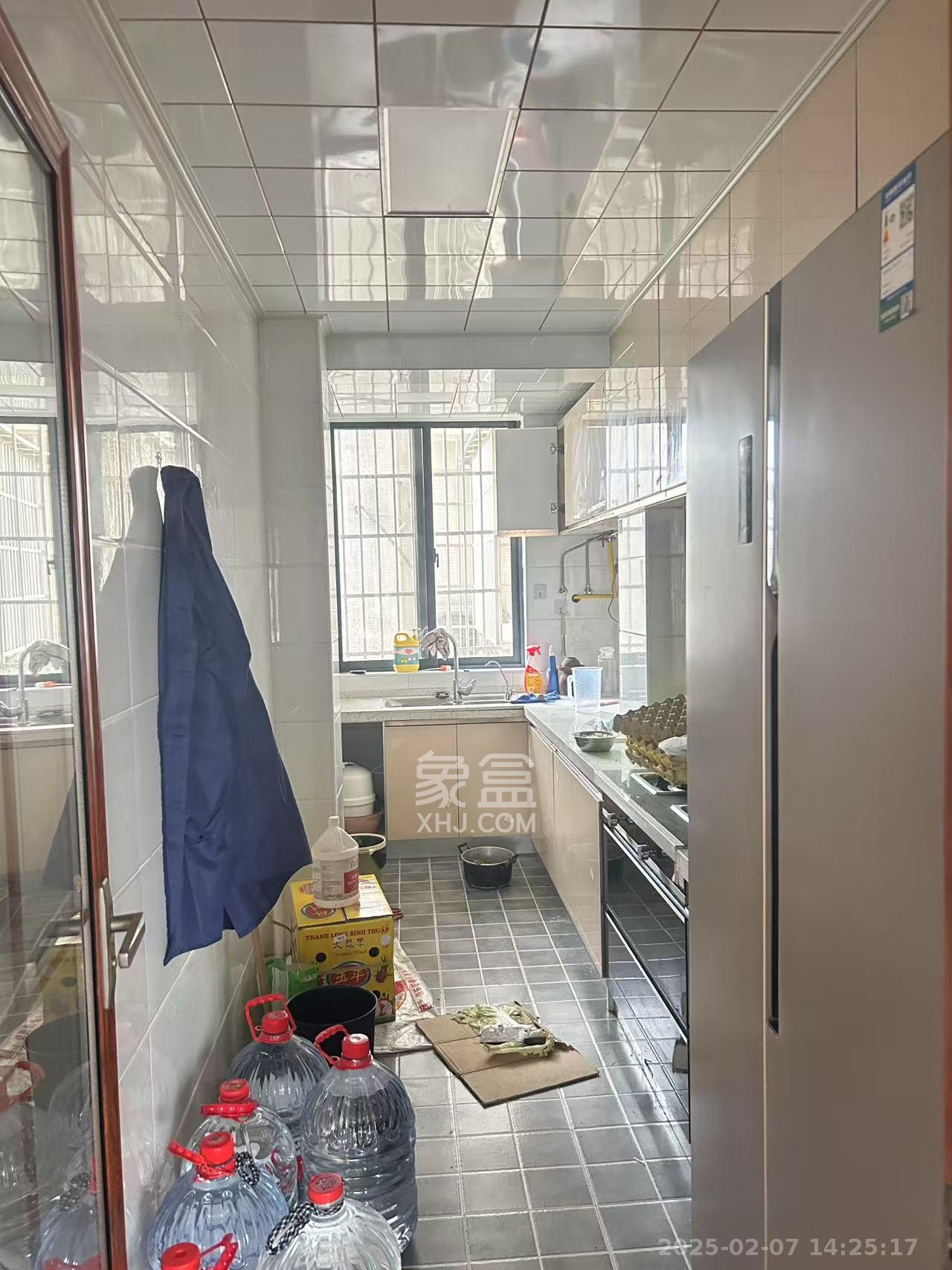 华银天际  3室2厅2卫   2300.00元/月室内图