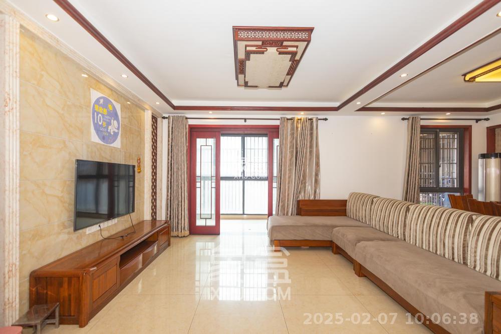 华润凤凰城二期  5室2厅2卫    3200.0元/月 华润凤凰城二期  5室2厅2卫    3200.0元/月室内图