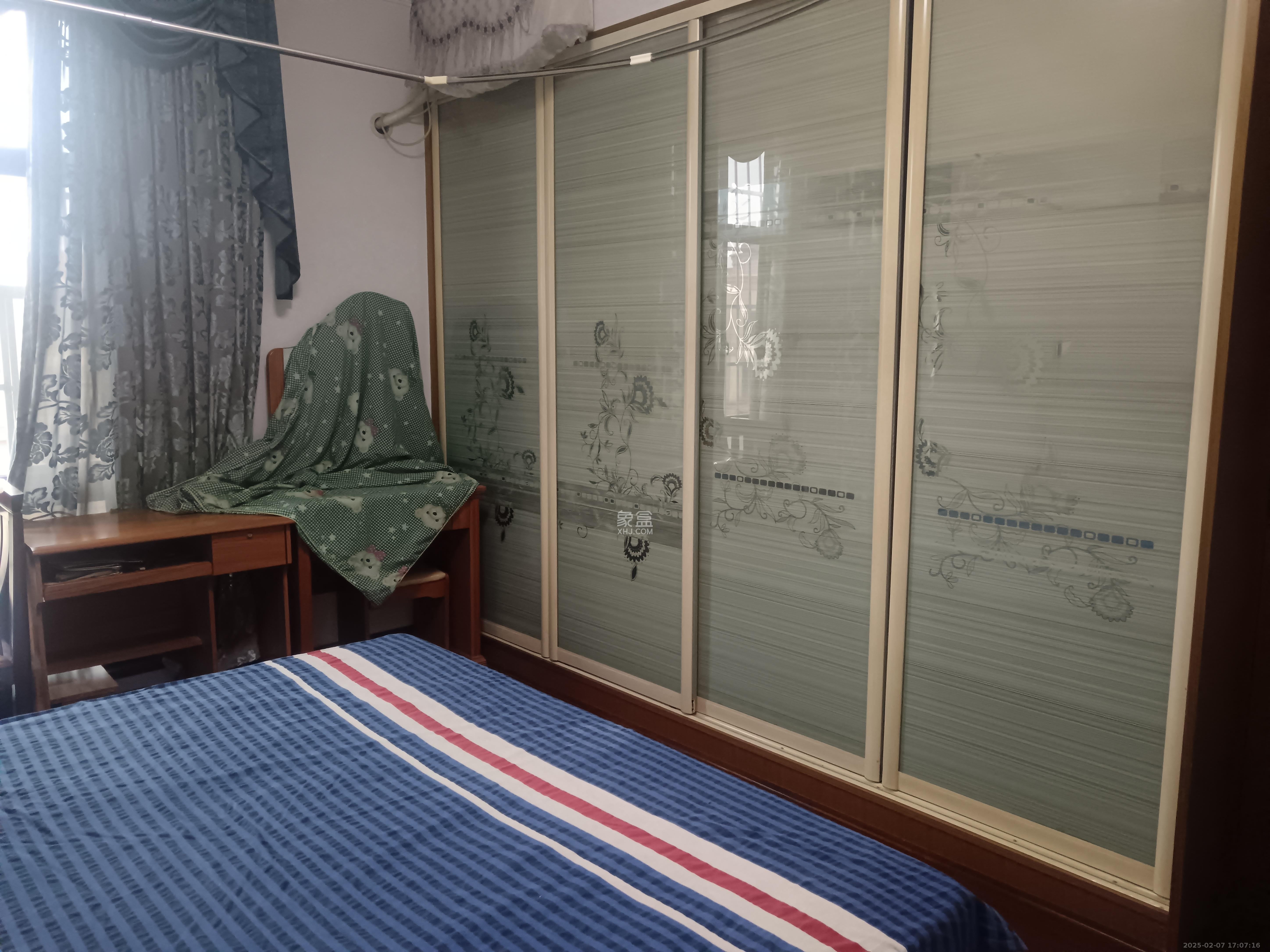 康斯丹郡(融程领秀佳园)  3室2厅1卫    2000.0元/月 康斯丹郡(融程领秀佳园)  3室2厅1卫    2000.0元/月