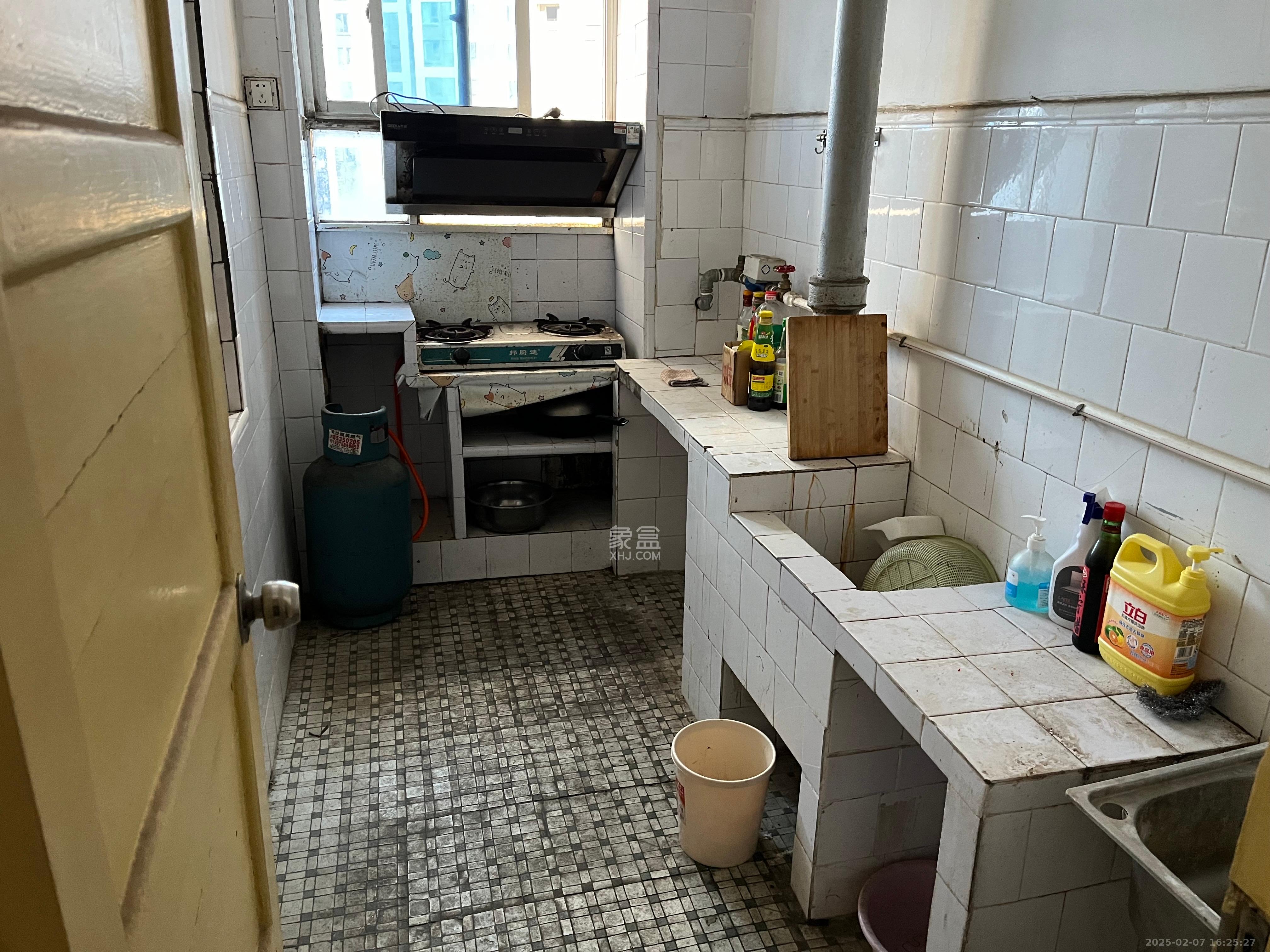 省劳卫所宿舍(职防院小区)  2室1厅1卫    1300.0元/月 省劳卫所宿舍(职防院小区)  2室1厅1卫    1300.0元/月室内图