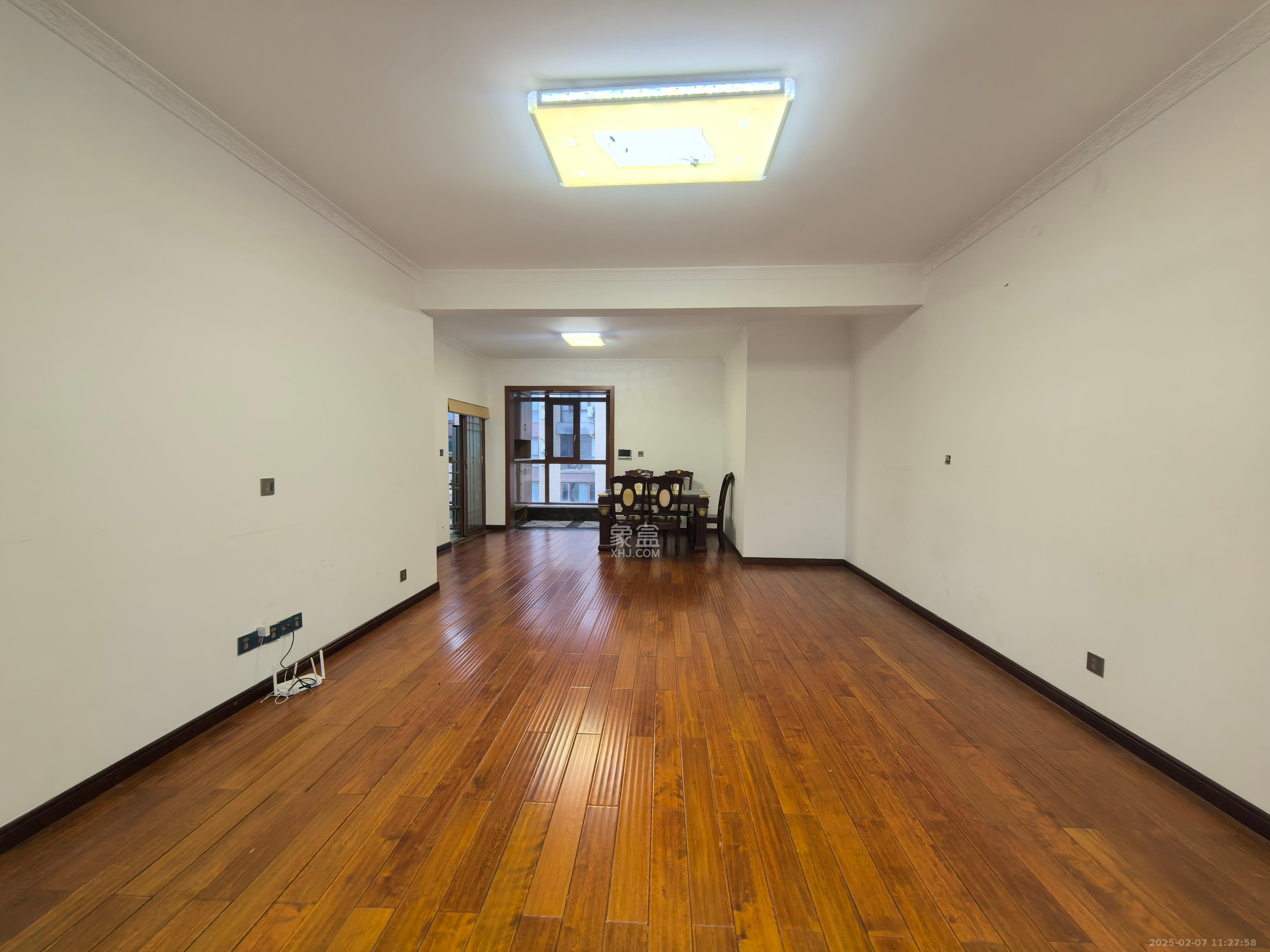 奥克斯缔壹城 5室2厅1卫 3000.0元/月 奥克斯缔壹城 5室2厅1卫 3000.0元/月室内图