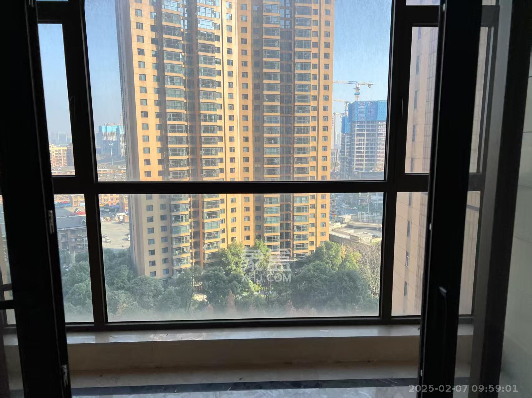 运达中央广场一、二期 4室2厅3卫 15000.0元/月 运达中央广场一、二期 4室2厅3卫 15000.0元/月室内图