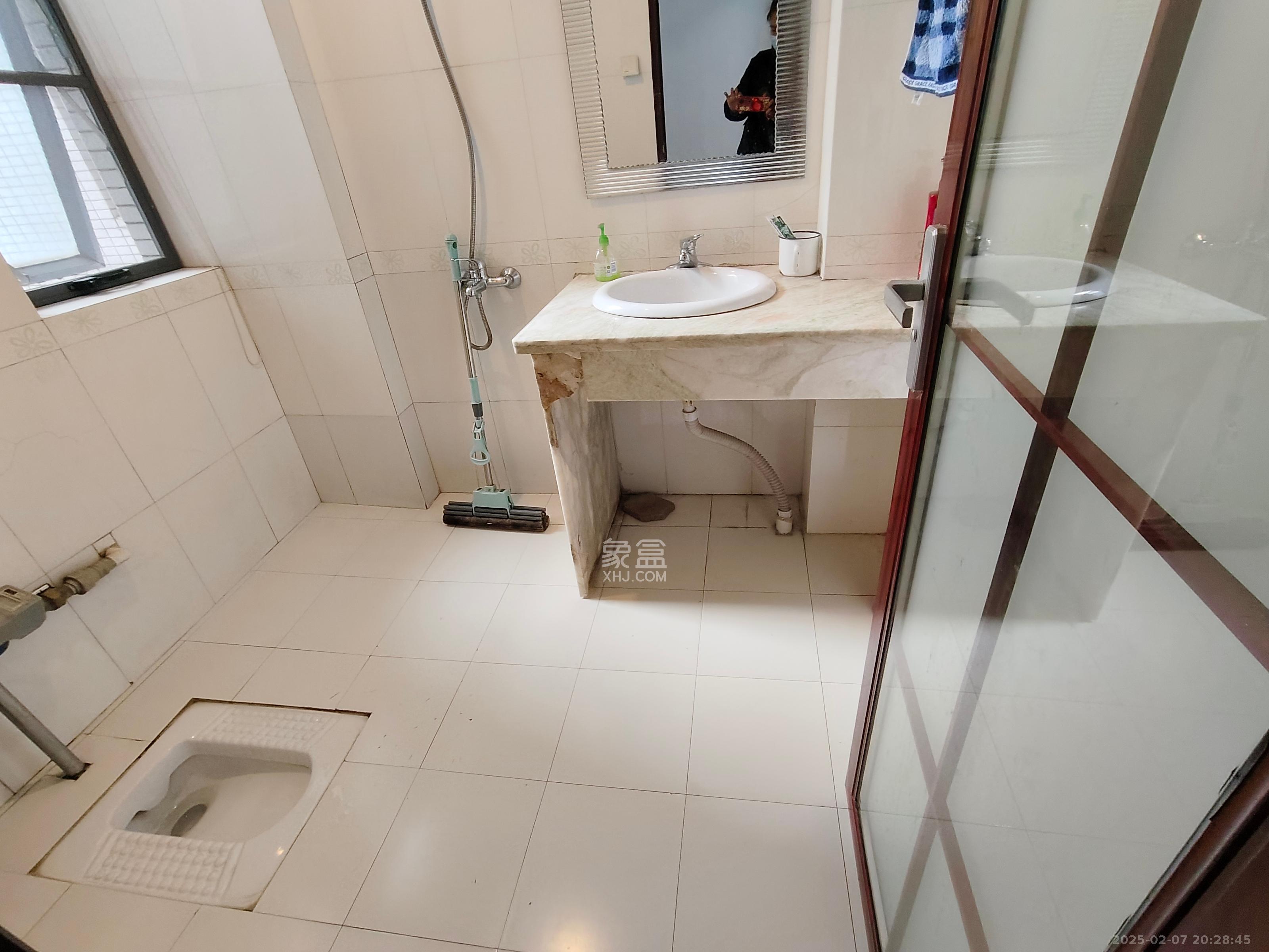 银港水晶城  3室2厅1卫   3500.00元/月室内图