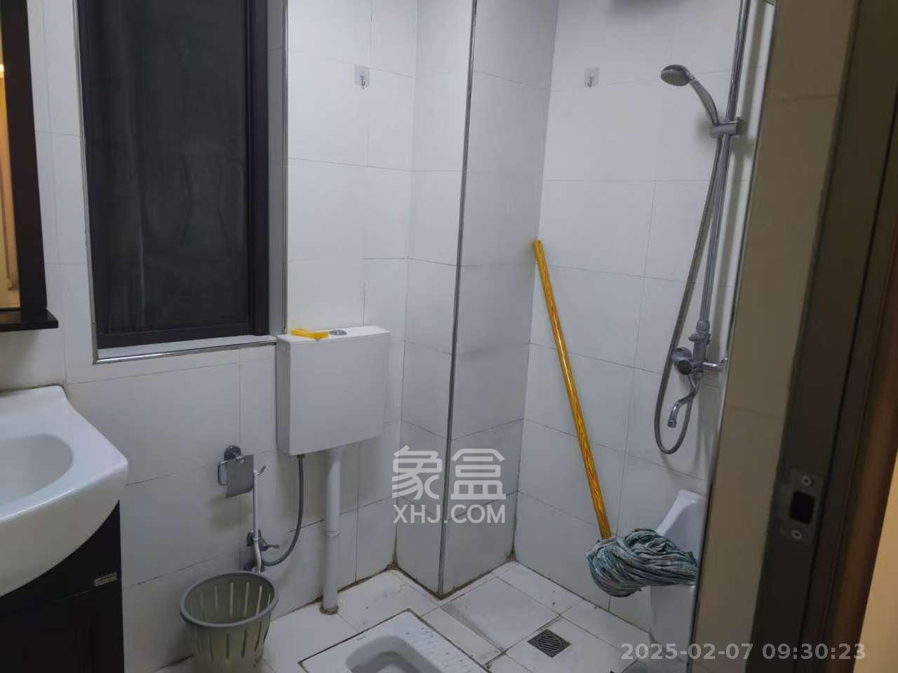 奥林匹克花园贡院一期  3室2厅2卫   3300.00元/月室内图