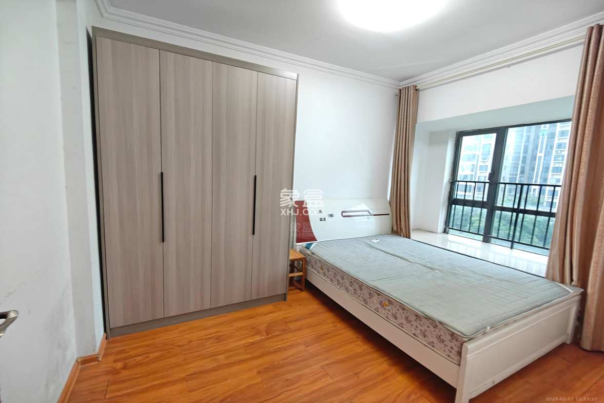 美的城一期 3室2厅2卫 1680.0元/月 美的城一期 3室2厅2卫 1680.0元/月室内图