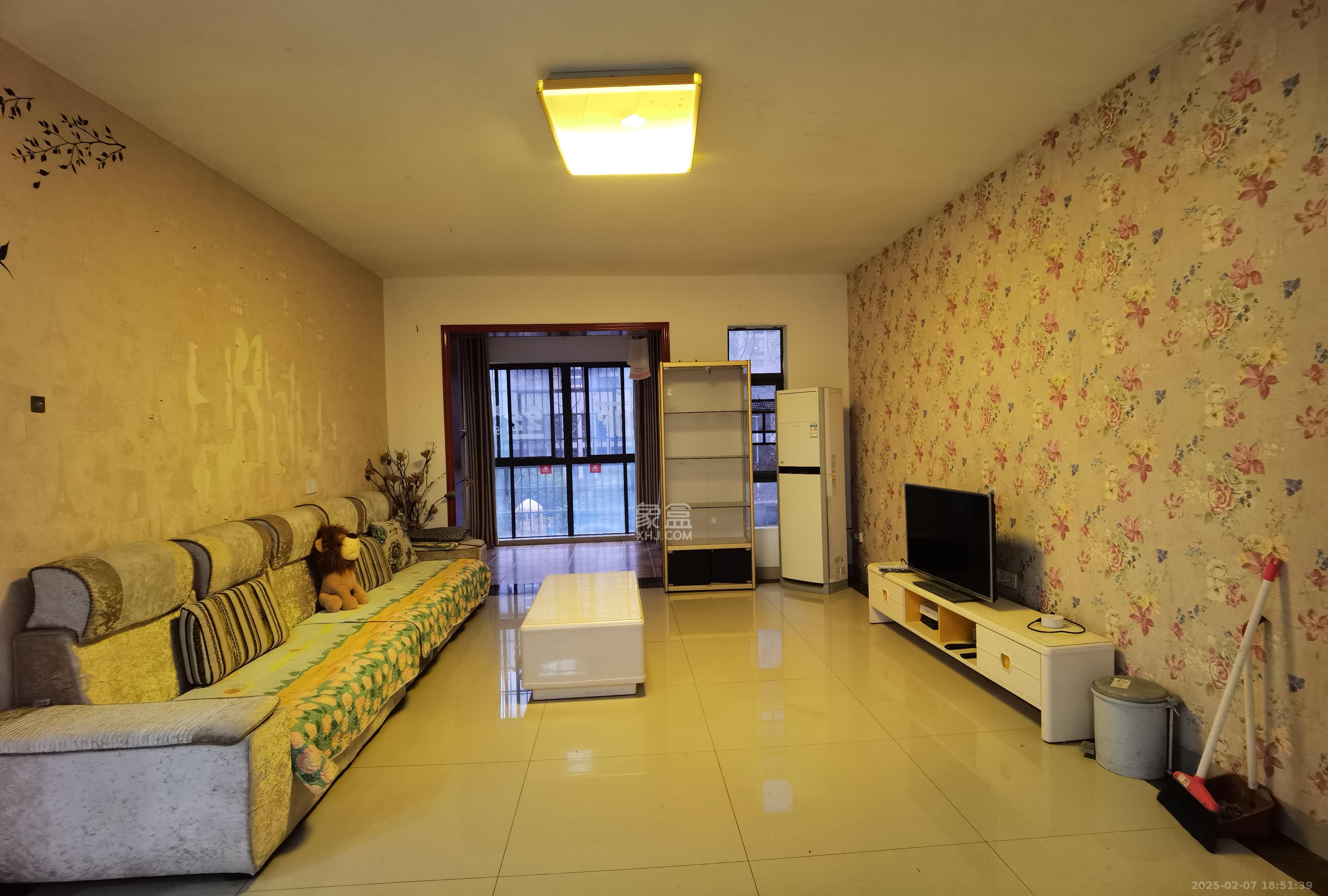 联诚国际城  3室2厅2卫    2000.0元/月 联诚国际城  3室2厅2卫    2000.0元/月