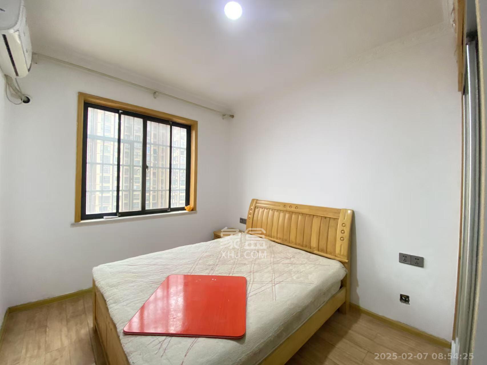 新雅黄金苑 4室2厅2卫 1800.0元/月 新雅黄金苑 4室2厅2卫 1800.0元/月室内图