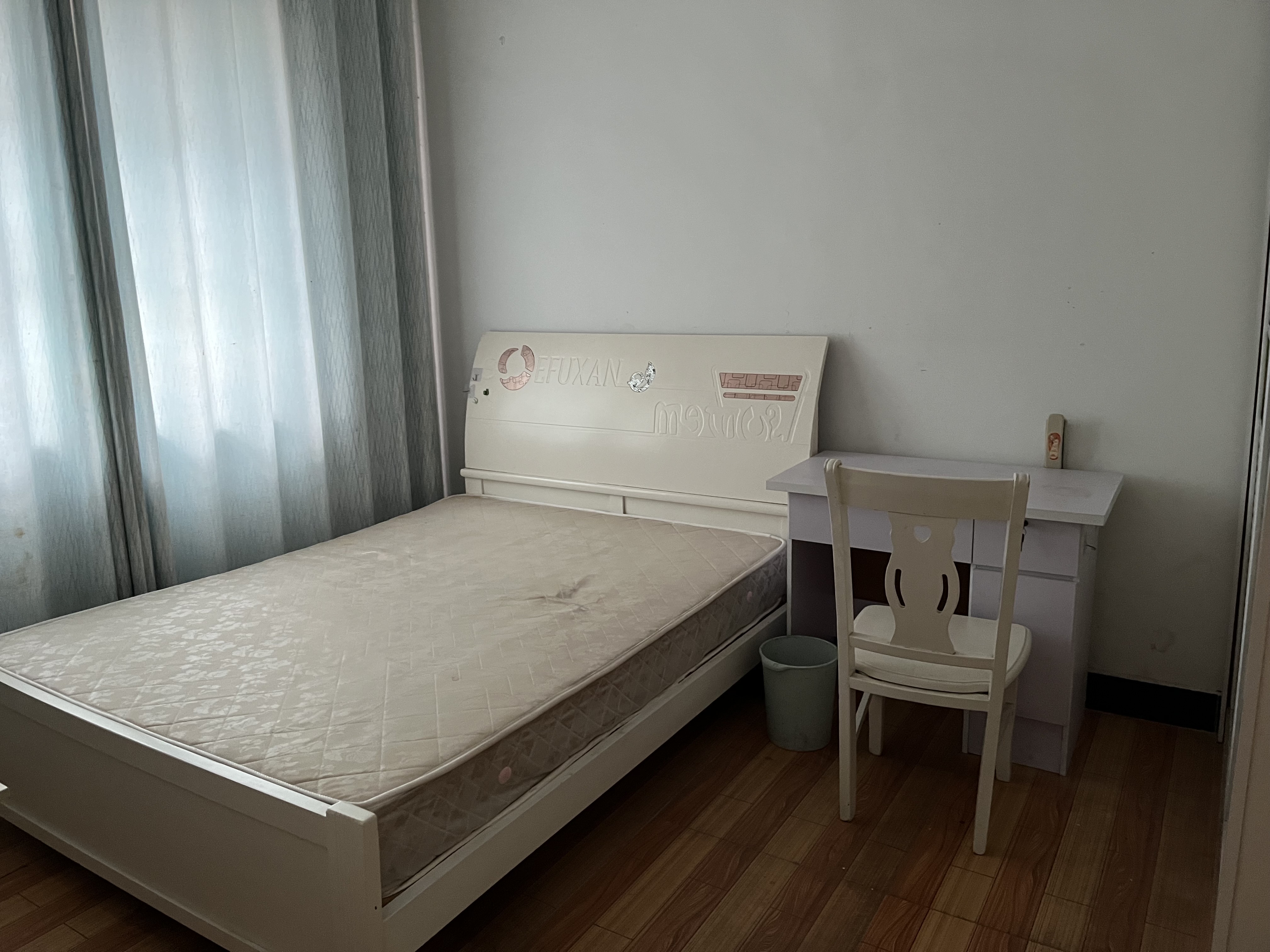 省劳卫所宿舍(职防院小区)  2室1厅1卫    1300.0元/月 省劳卫所宿舍(职防院小区)  2室1厅1卫    1300.0元/月户型图