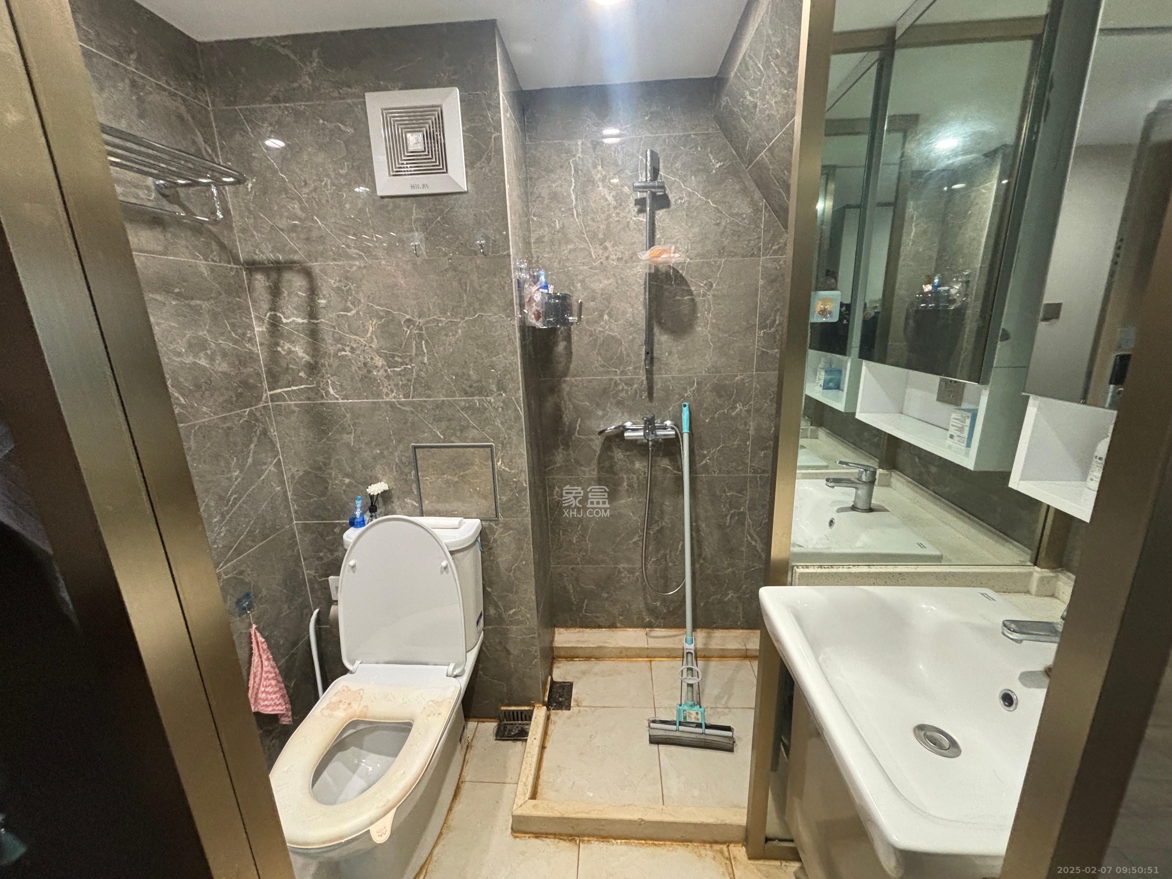 华远海蓝郡 2室1厅1卫 1600.0元/月 华远海蓝郡 2室1厅1卫 1600.0元/月室内图