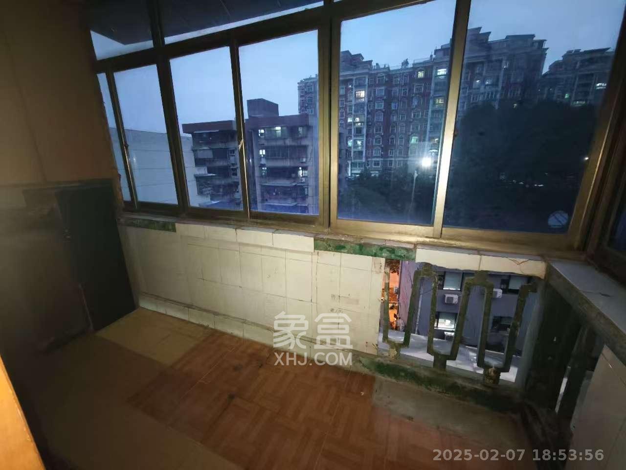 红花坡社区 2室1厅1卫 1100.0元/月 红花坡社区 2室1厅1卫 1100.0元/月室内图