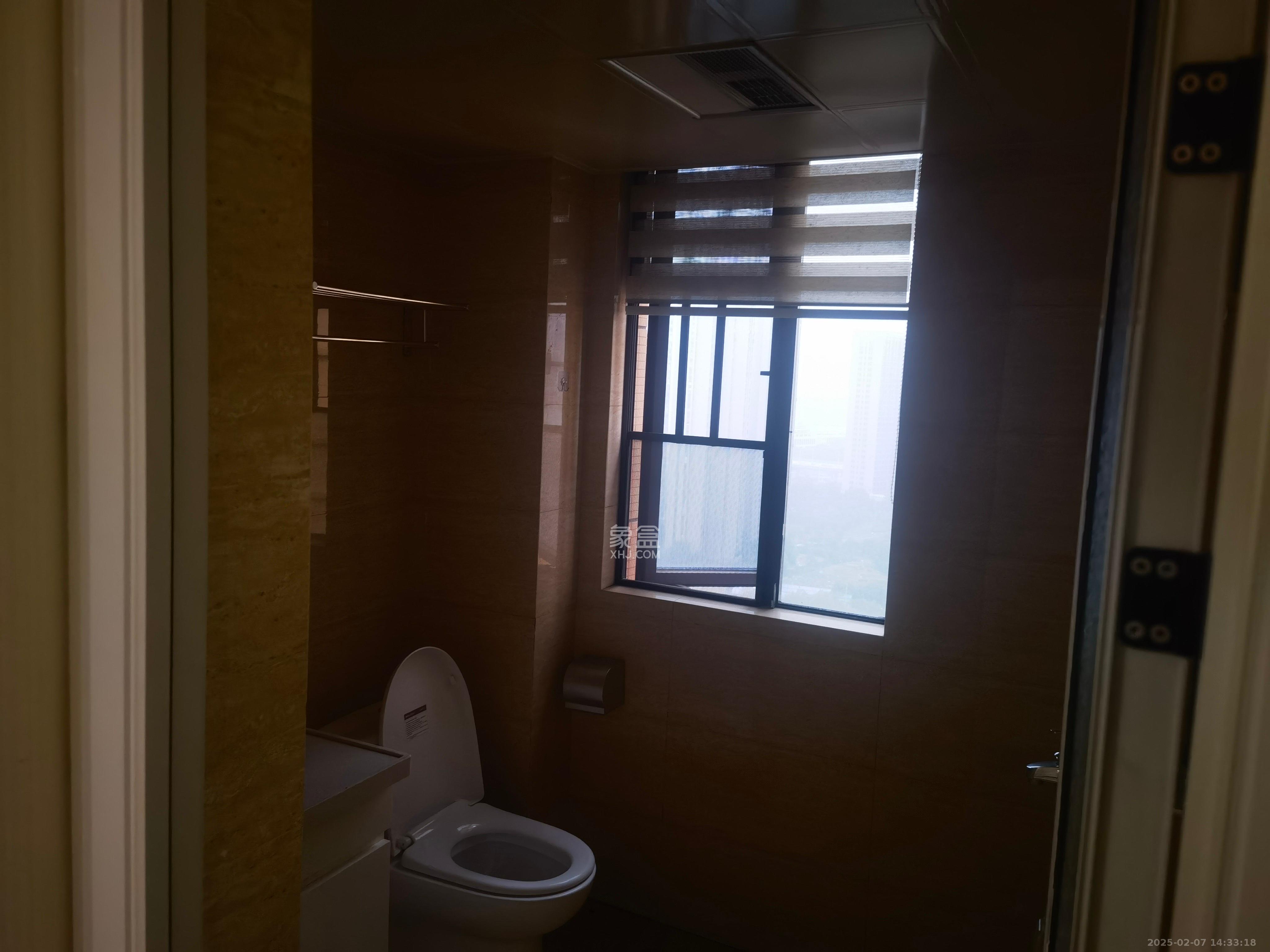 五江天街南区  3室2厅1卫   2400.00元/月室内图