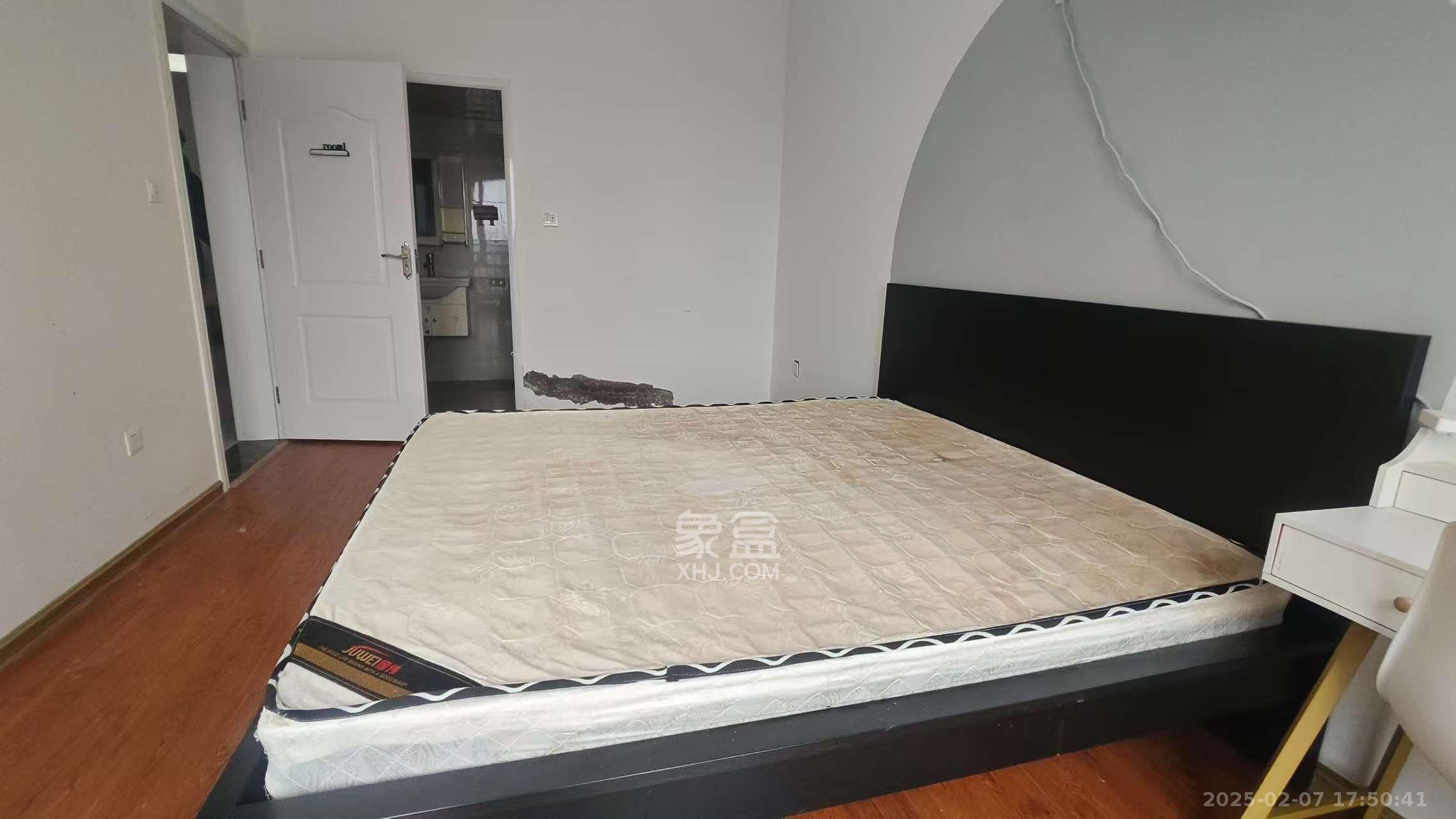 西子湖畔沃府  3室1厅1卫    2200.0元/月室内图