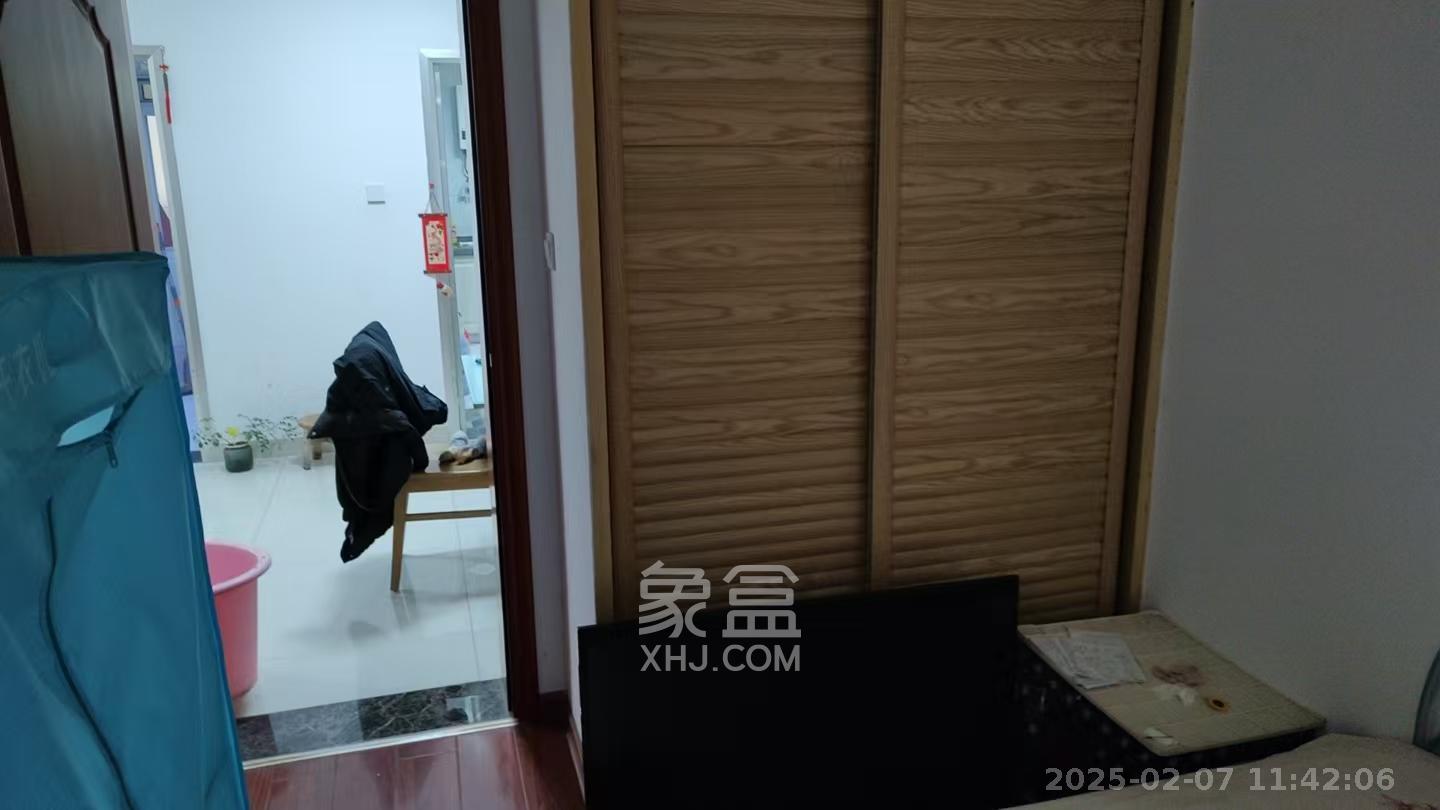 鑫天格林香山  3室2厅1卫    1600.0元/月 鑫天格林香山  3室2厅1卫    1600.0元/月室内图