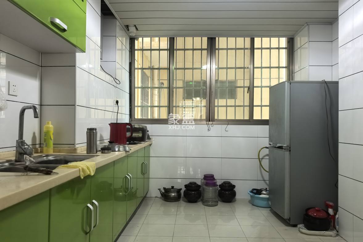 梓怡华盛家园 3室2厅2卫 1500.0元/月 梓怡华盛家园 3室2厅2卫 1500.0元/月室内图