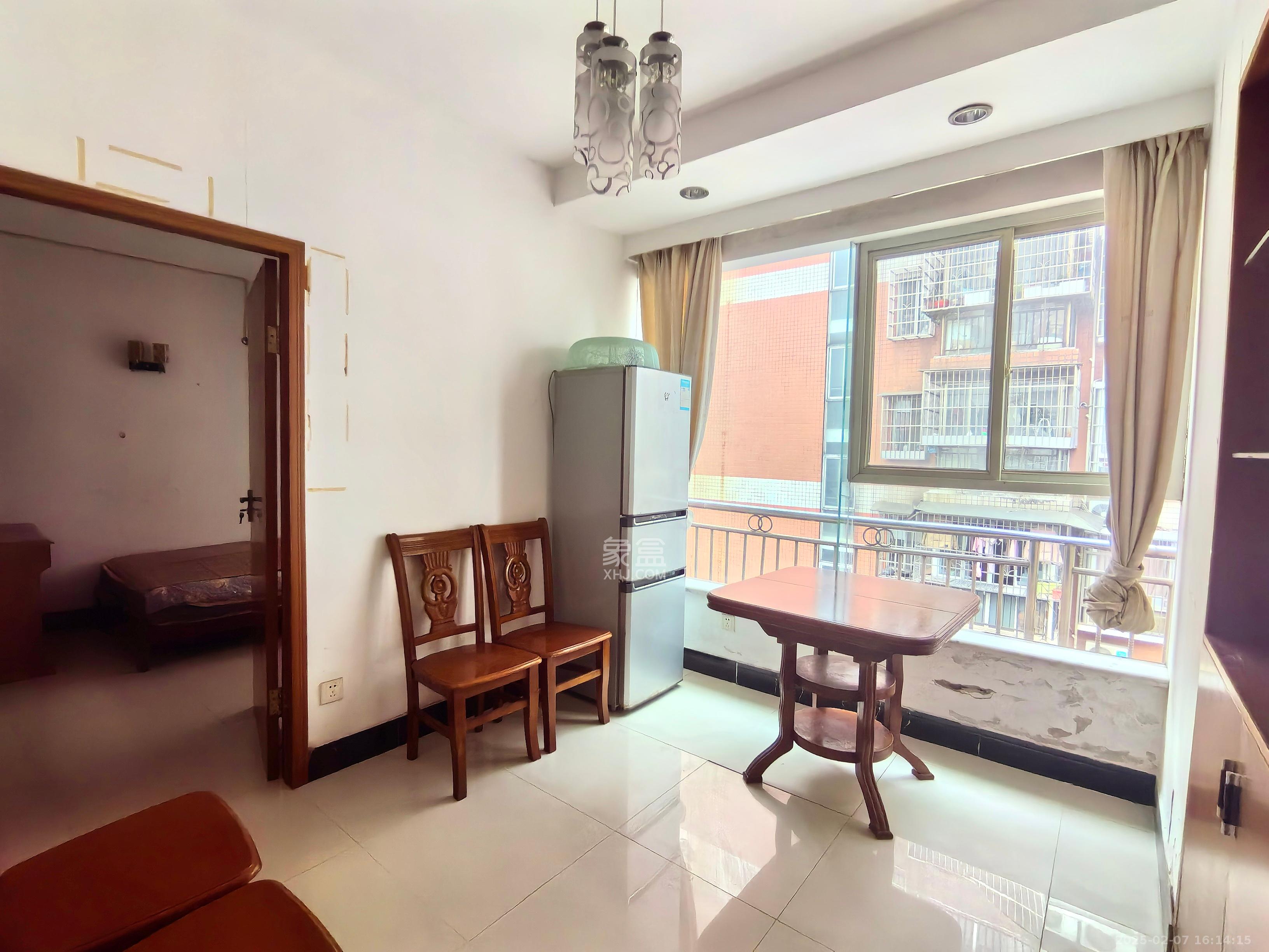 星沙商业步行街 3室2厅1卫 1500.0元/月 星沙商业步行街 3室2厅1卫 1500.0元/月室内图