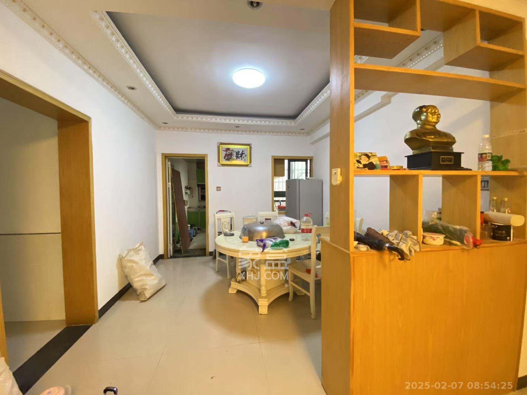 新雅黄金苑 4室2厅2卫 1800.0元/月 新雅黄金苑 4室2厅2卫 1800.0元/月室内图