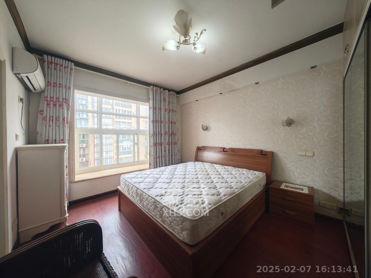 圣爵菲斯  3室2厅2卫   2200.00元/月室内图