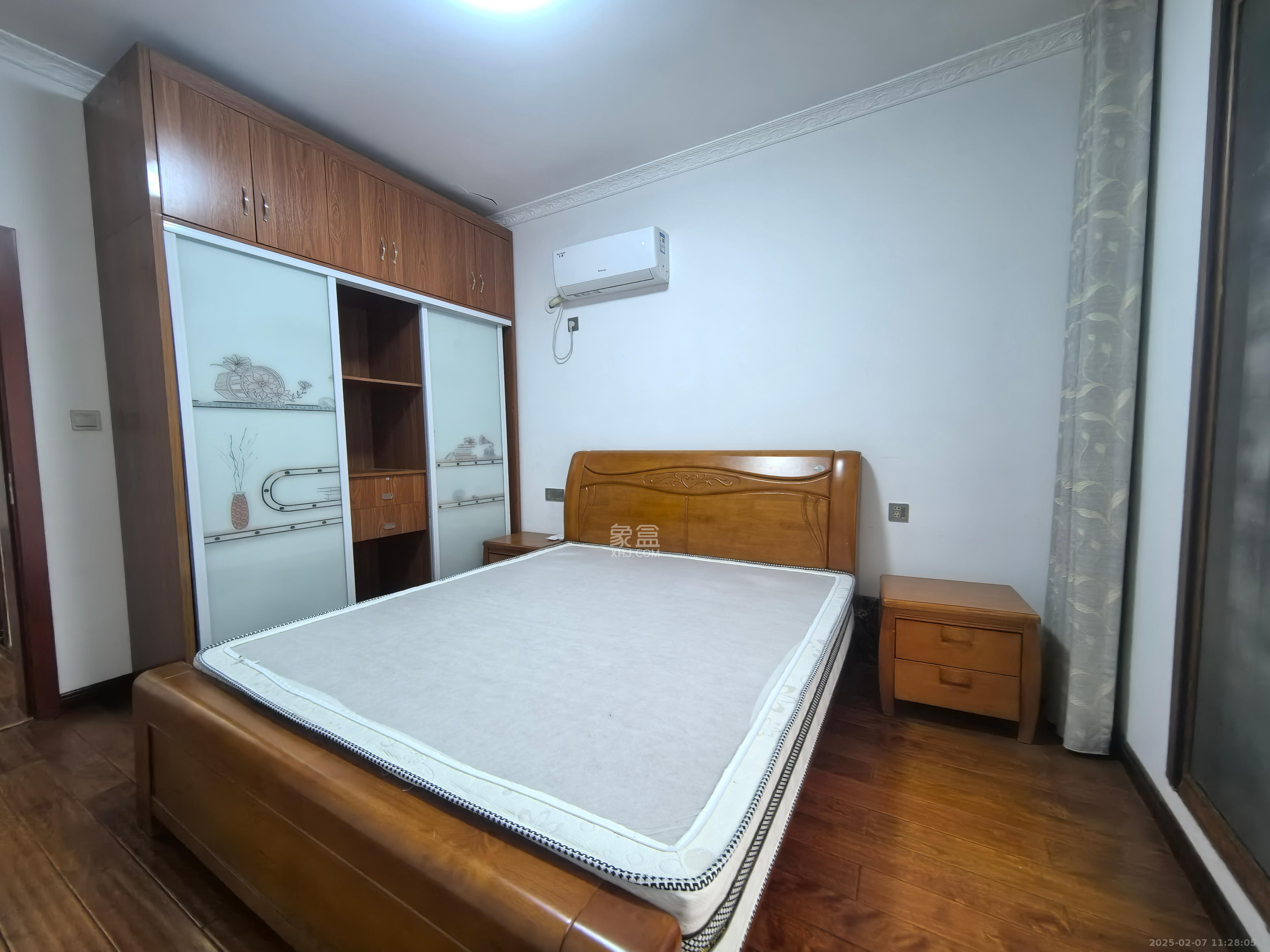 奥克斯缔壹城 5室2厅1卫 3000.0元/月 奥克斯缔壹城 5室2厅1卫 3000.0元/月室内图