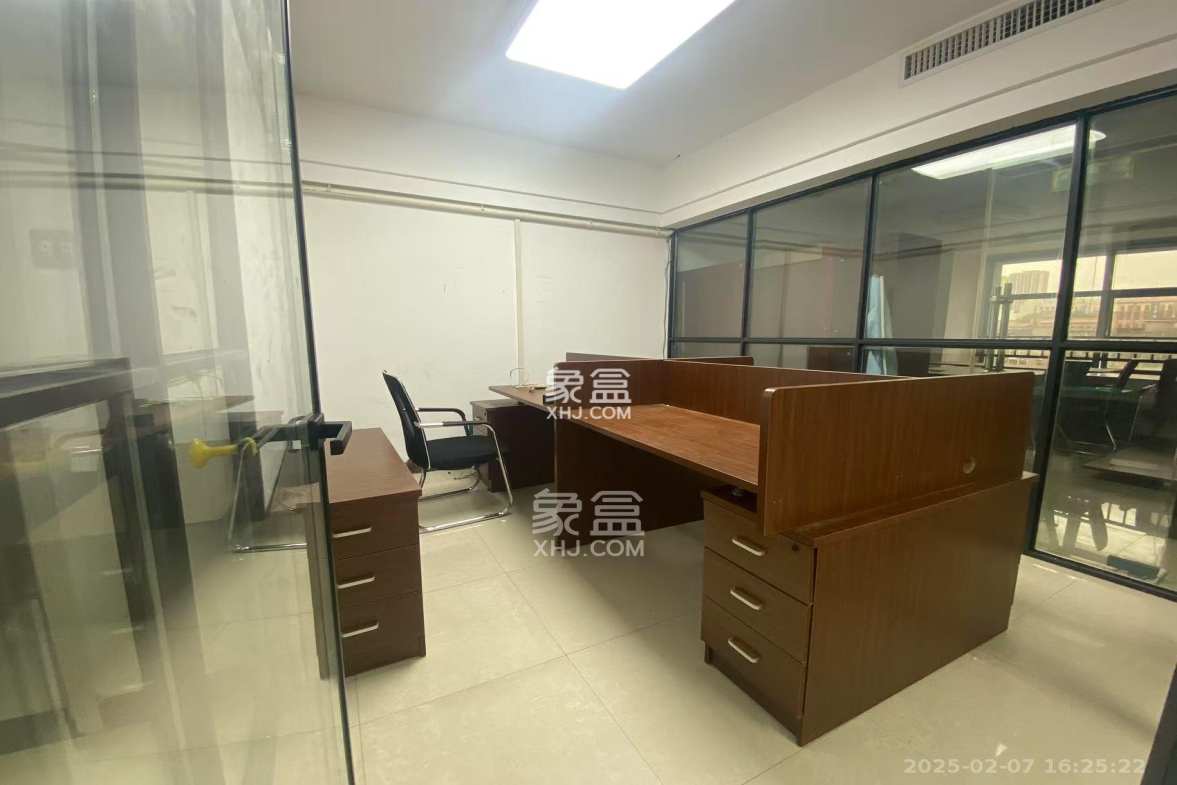 蓝湾国际广场 1室1厅1卫 3800.0元/月 蓝湾国际广场 1室1厅1卫 3800.0元/月室内图