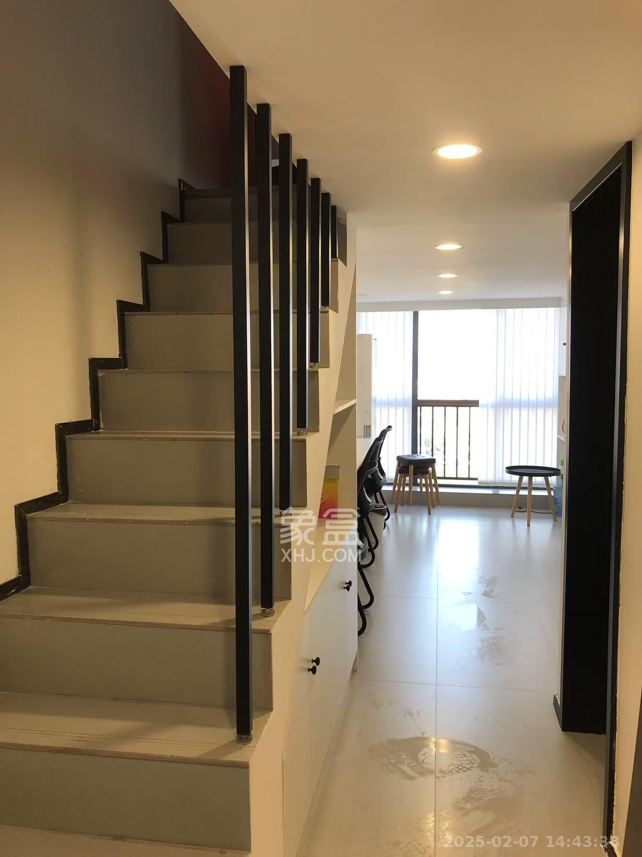 新长海D1站 1室1厅1卫 1600.0元/月 新长海D1站 1室1厅1卫 1600.0元/月室内图