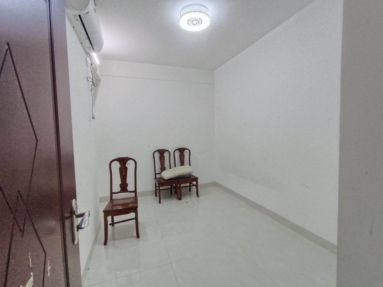 万花坊金城雅舍 3室2厅2卫 2100.0元/月 万花坊金城雅舍 3室2厅2卫 2100.0元/月室内图