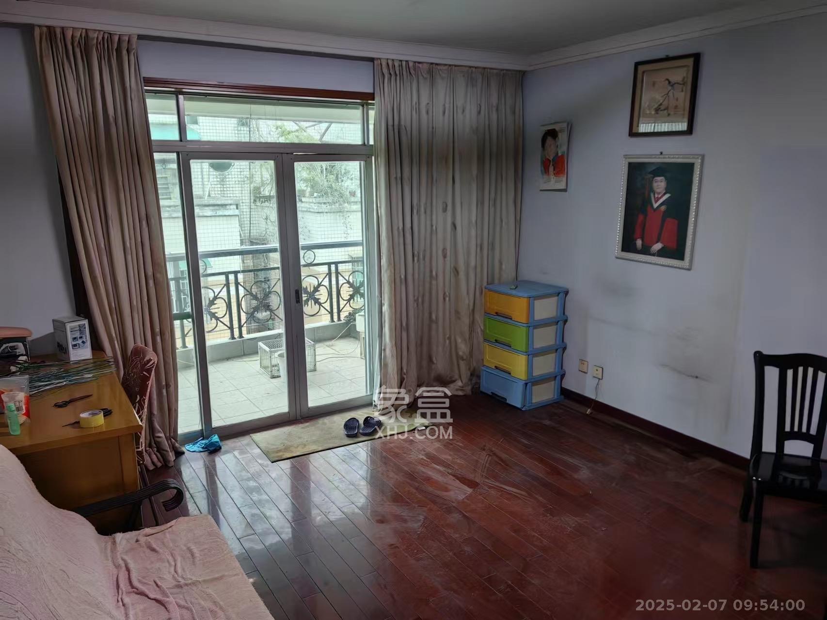 富湘园 5室2厅2卫 3300.0元/月 富湘园 5室2厅2卫 3300.0元/月室内图