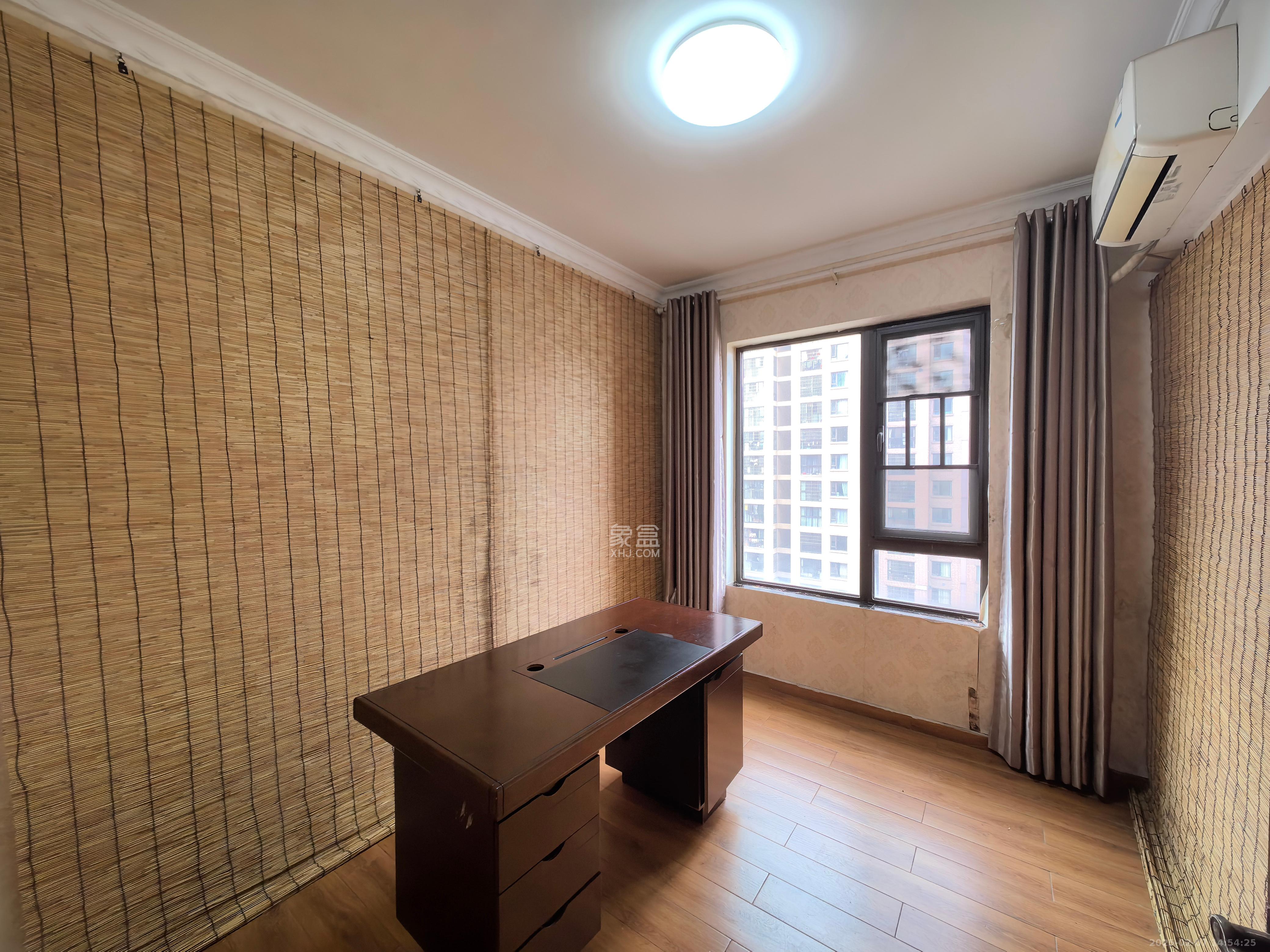 华润五彩城 3室2厅2卫 2200.0元/月 华润五彩城 3室2厅2卫 2200.0元/月室内图