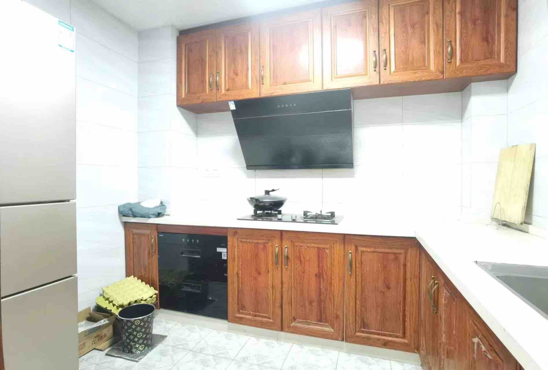 邸苑  3室2厅2卫   1800.00元/月室内图