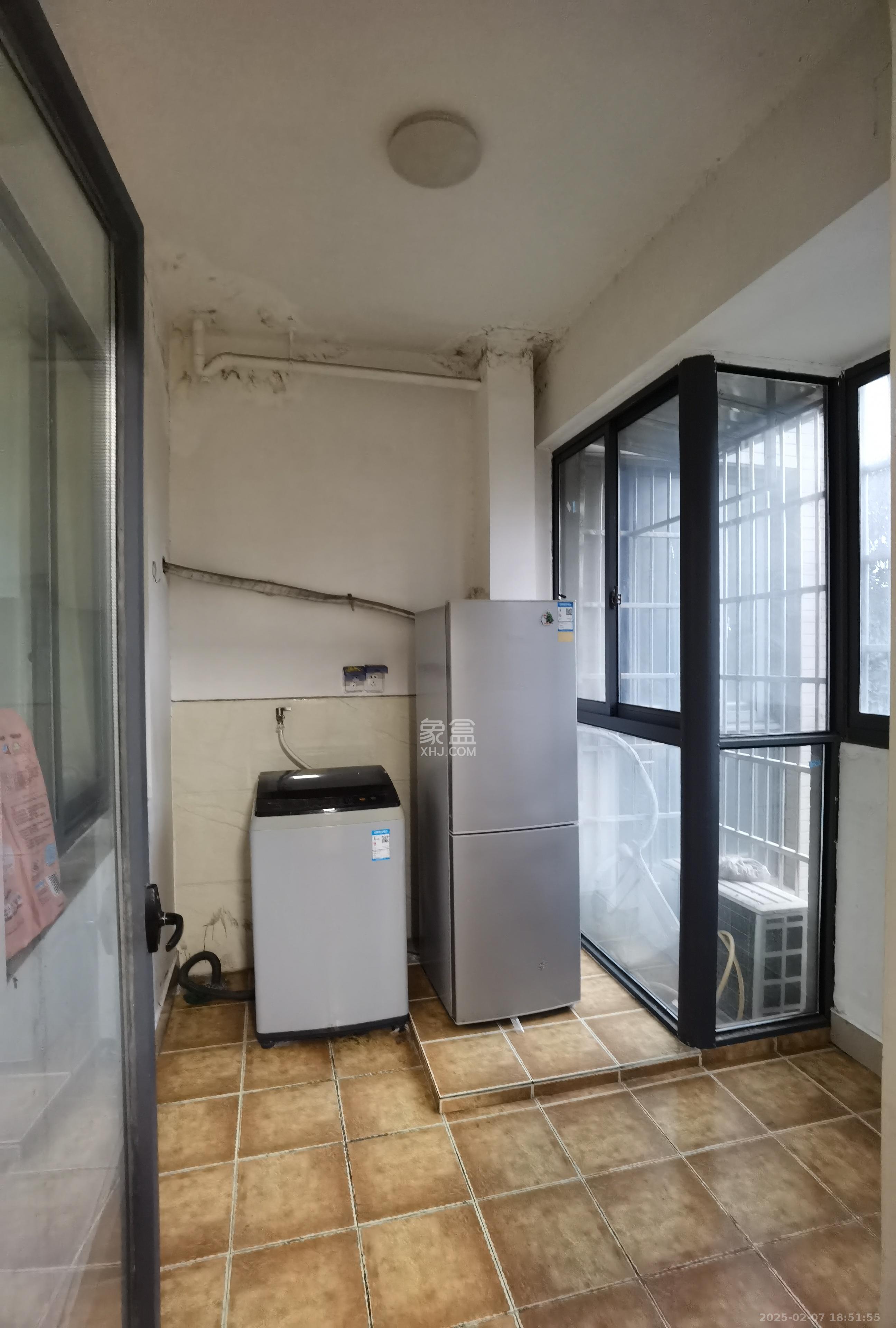 联诚国际城 3室2厅2卫 2000.0元/月 联诚国际城 3室2厅2卫 2000.0元/月室内图