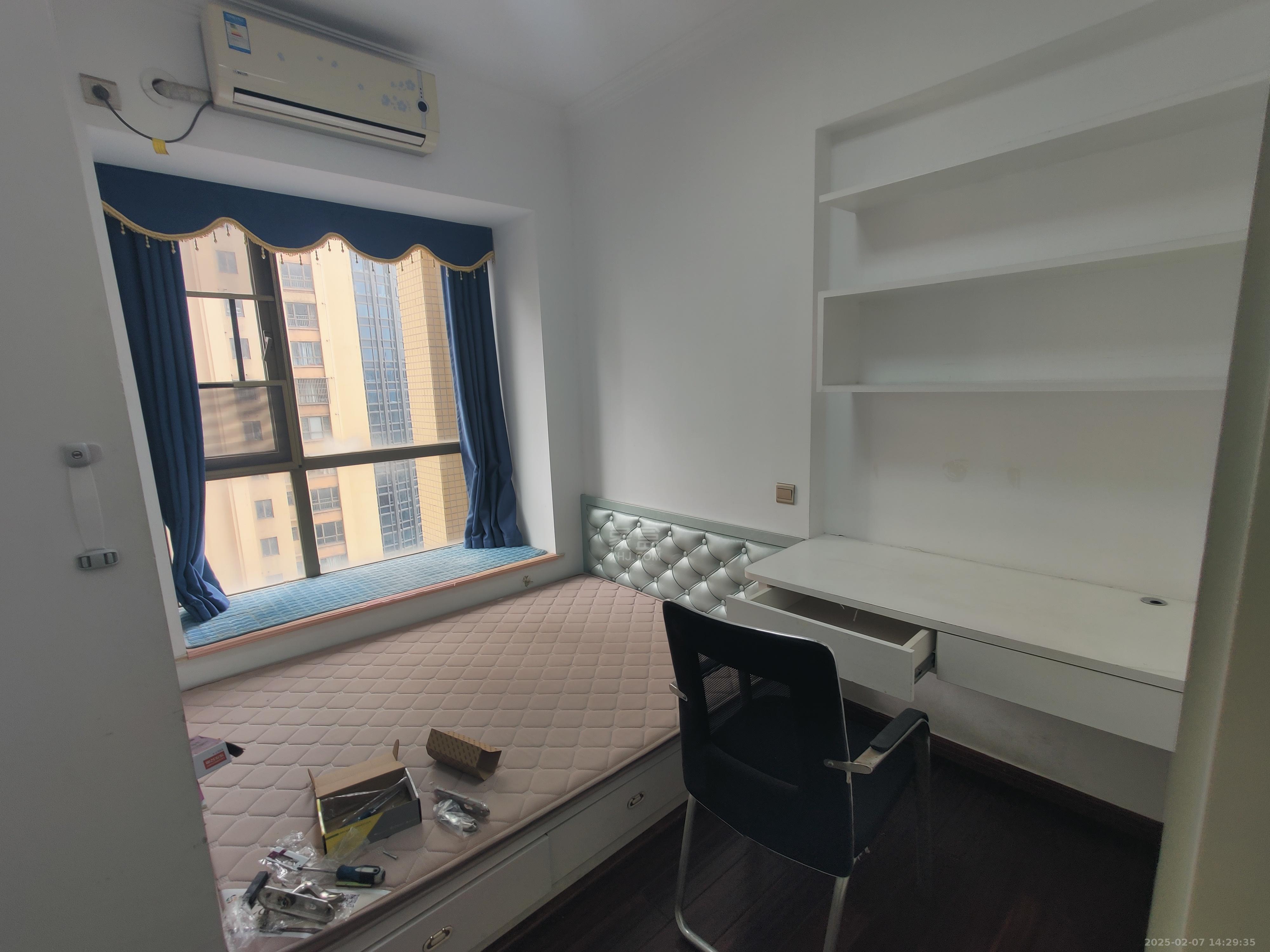 奥园广场 3室2厅2卫 2300.0元/月 奥园广场 3室2厅2卫 2300.0元/月室内图