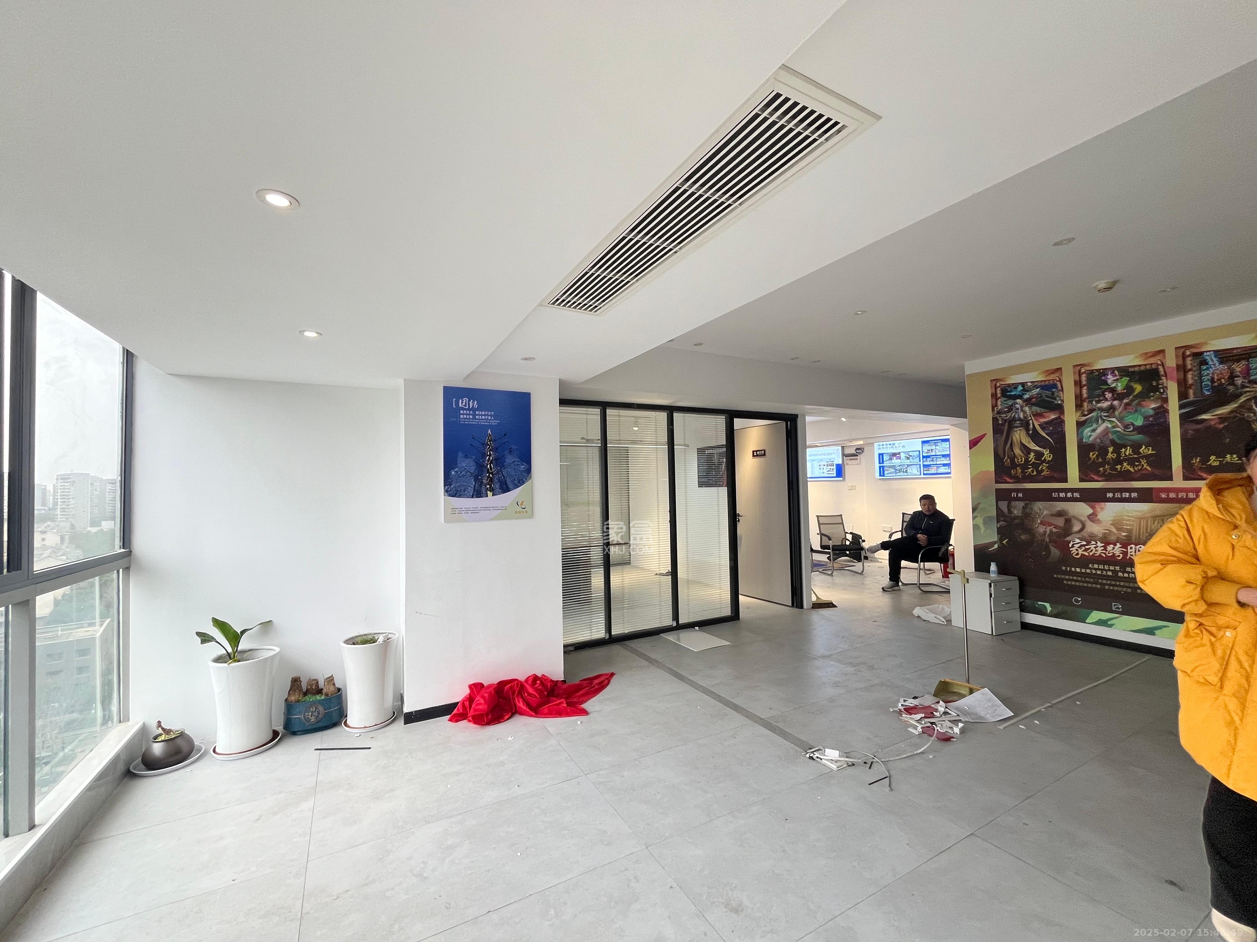 复地星光天地  4室1厅1卫    7988.0元/月 复地星光天地  4室1厅1卫    7988.0元/月室内图