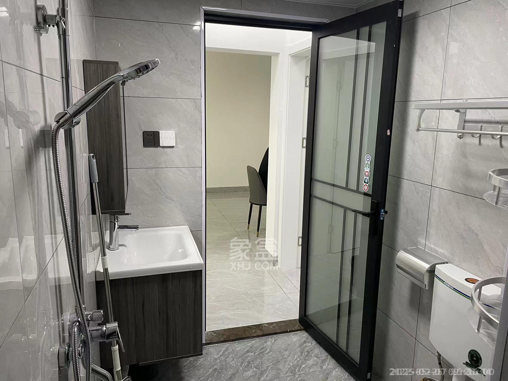 山水洲城华晨第一城 3室2厅1卫 1900.0元/月 山水洲城华晨第一城 3室2厅1卫 1900.0元/月室内图