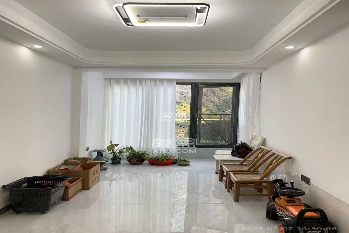 奥克斯滨仕花园(奥克斯洋湖广场/奥克斯中心) 3室2厅1卫 3800.0元/月 奥克斯滨仕花园(奥克斯洋湖广场/奥克斯中心) 3室2厅1卫 3800.0元/月室内图