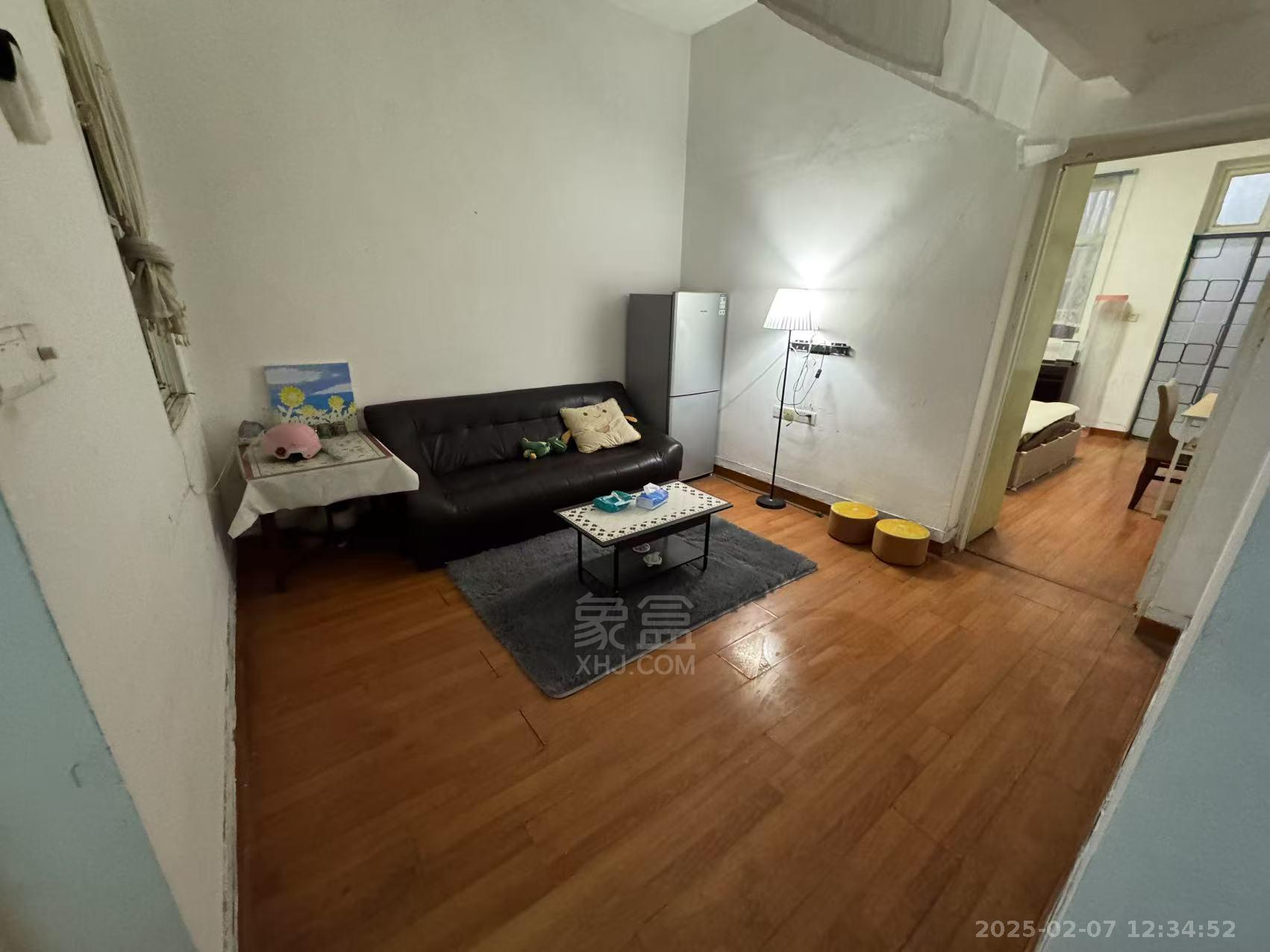 金桂小区曹一二三村 2室1厅1卫 800.0元/月 金桂小区曹一二三村 2室1厅1卫 800.0元/月室内图